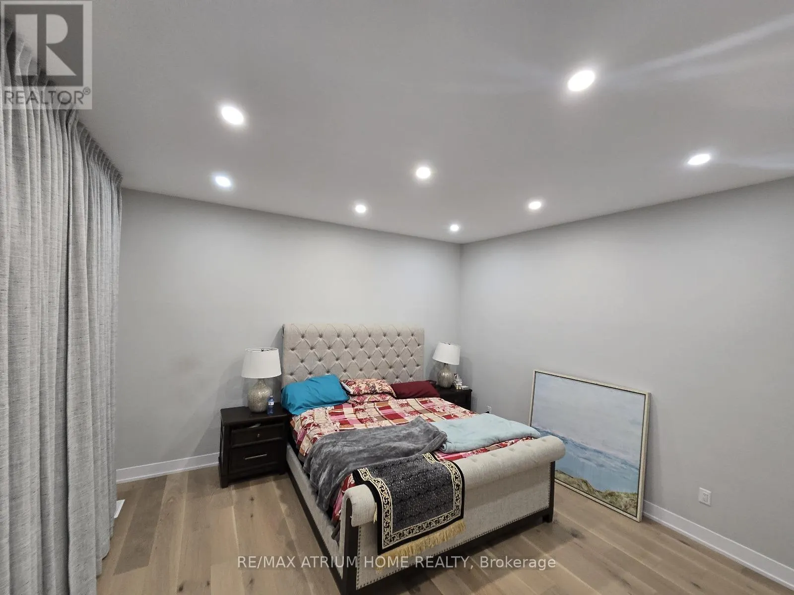 5 NORBURY CRESCENT