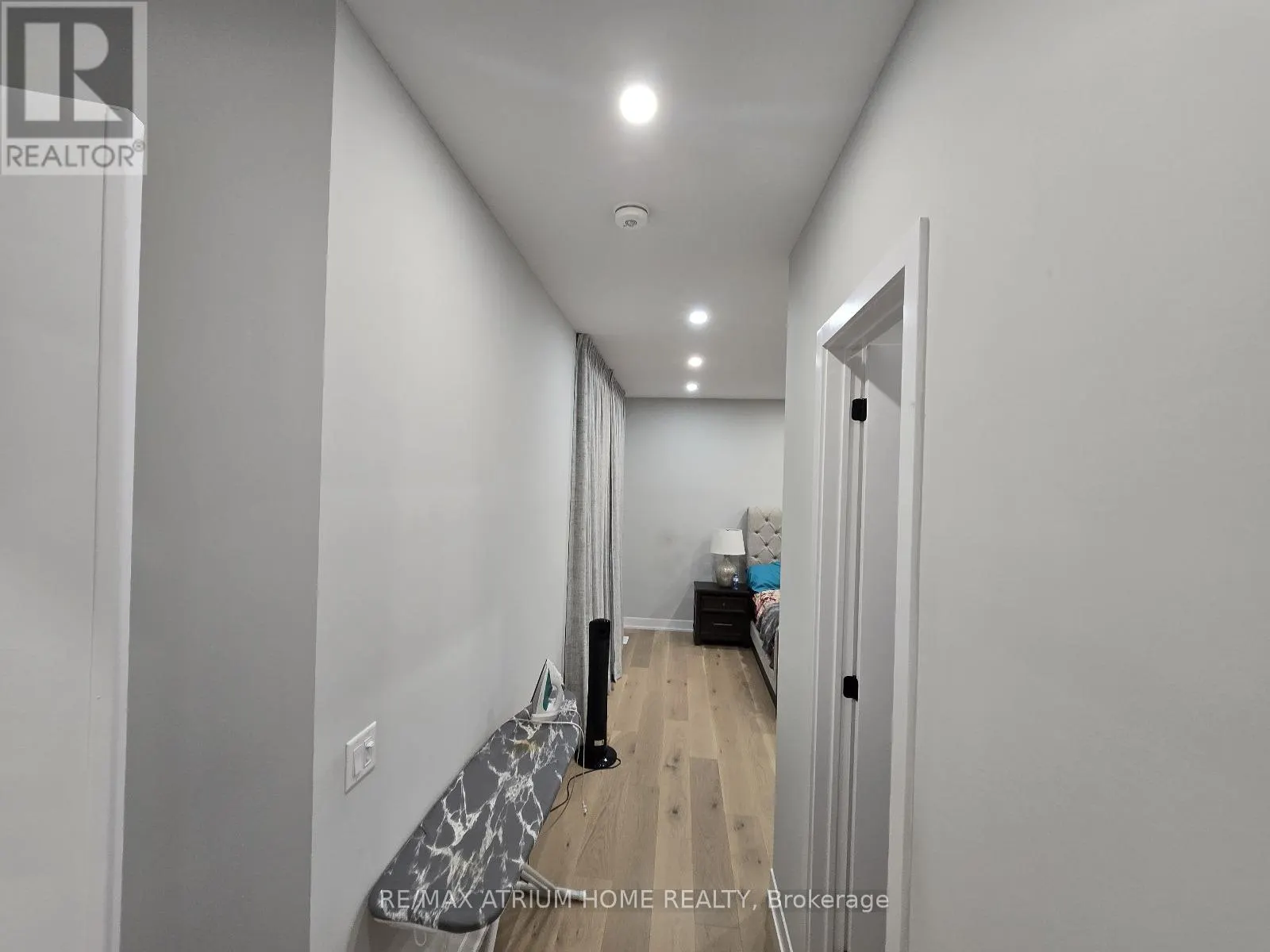 5 NORBURY CRESCENT