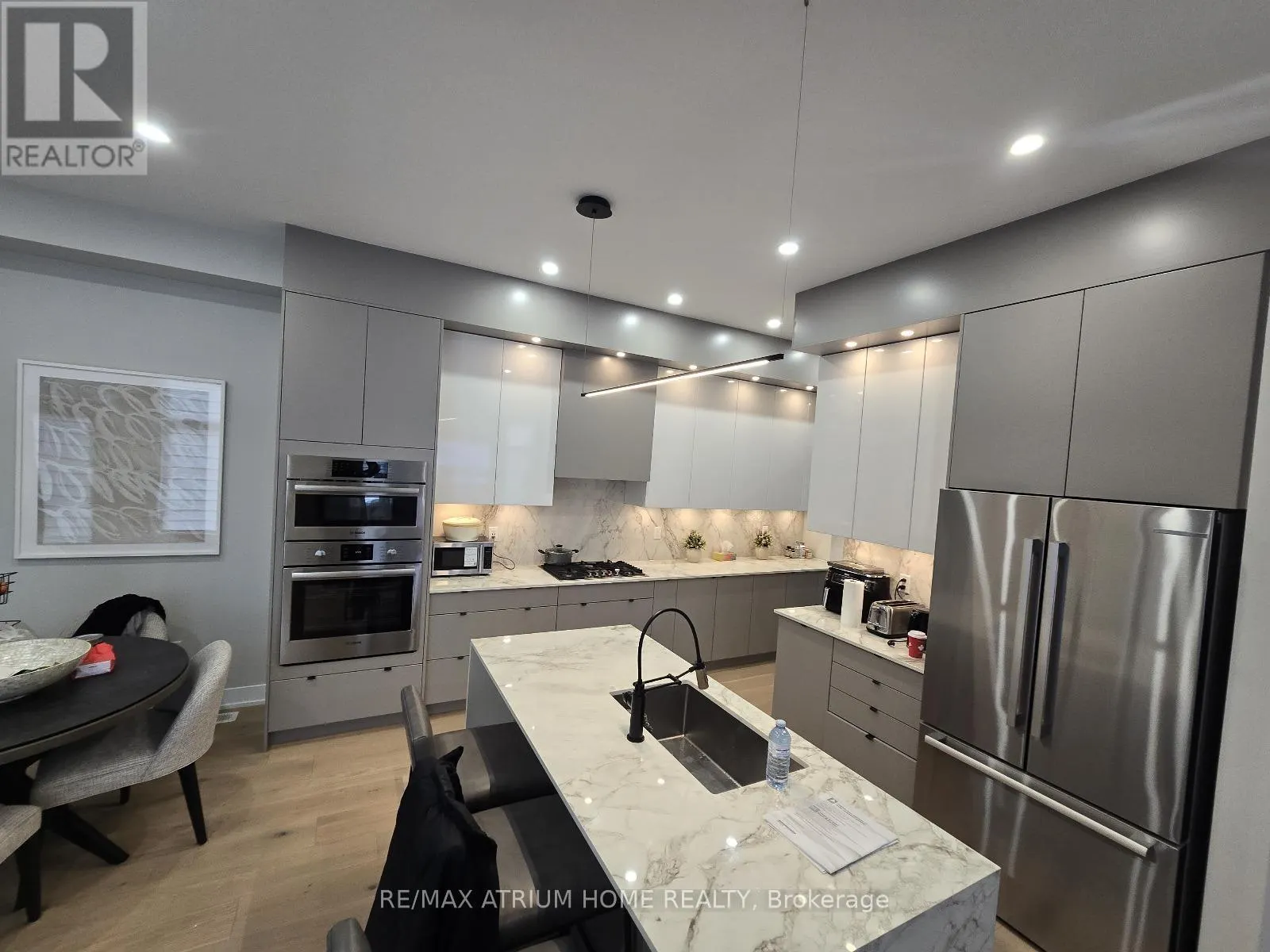 5 NORBURY CRESCENT