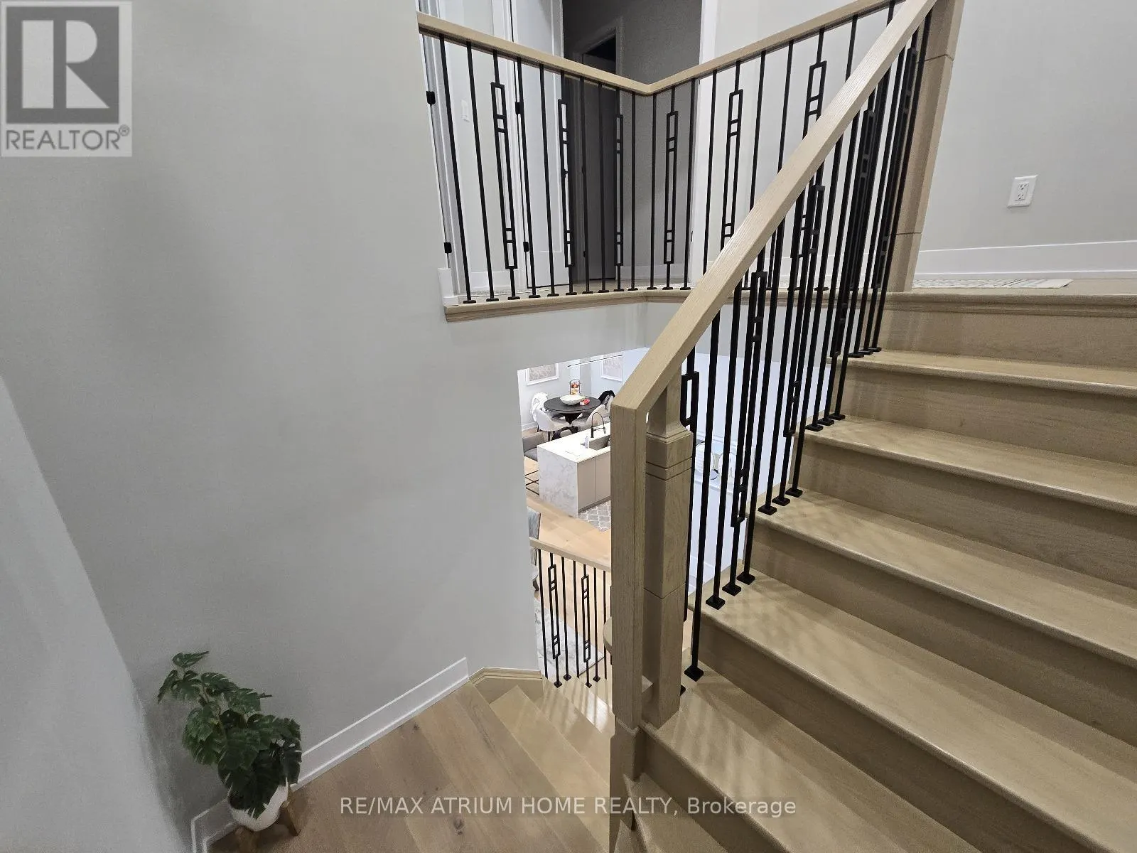 5 NORBURY CRESCENT