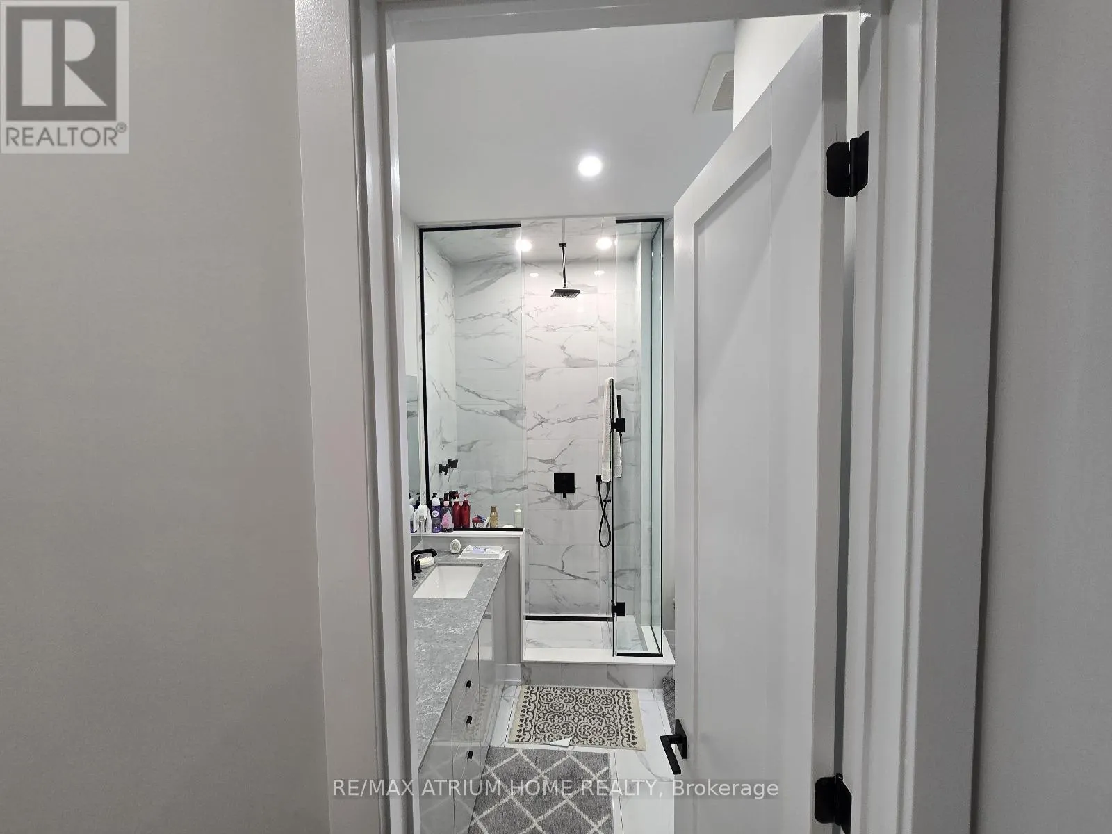 5 NORBURY CRESCENT