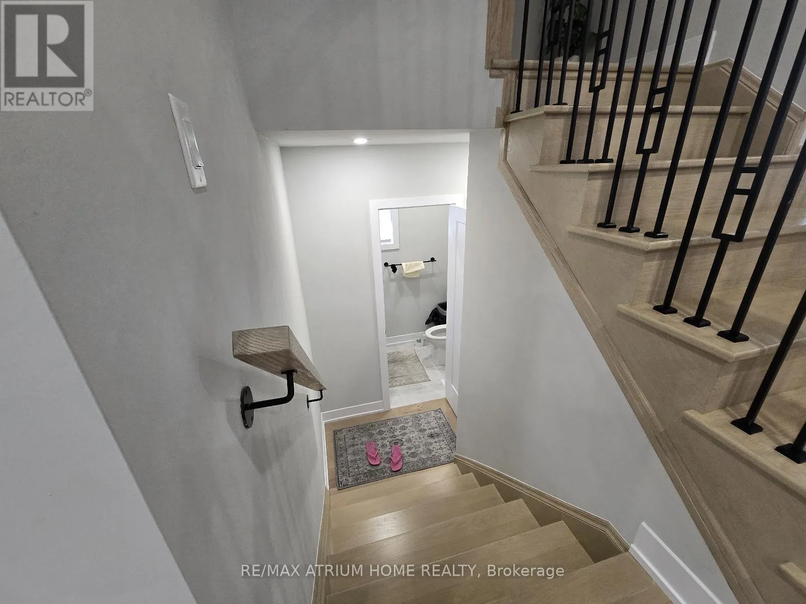 5 NORBURY CRESCENT