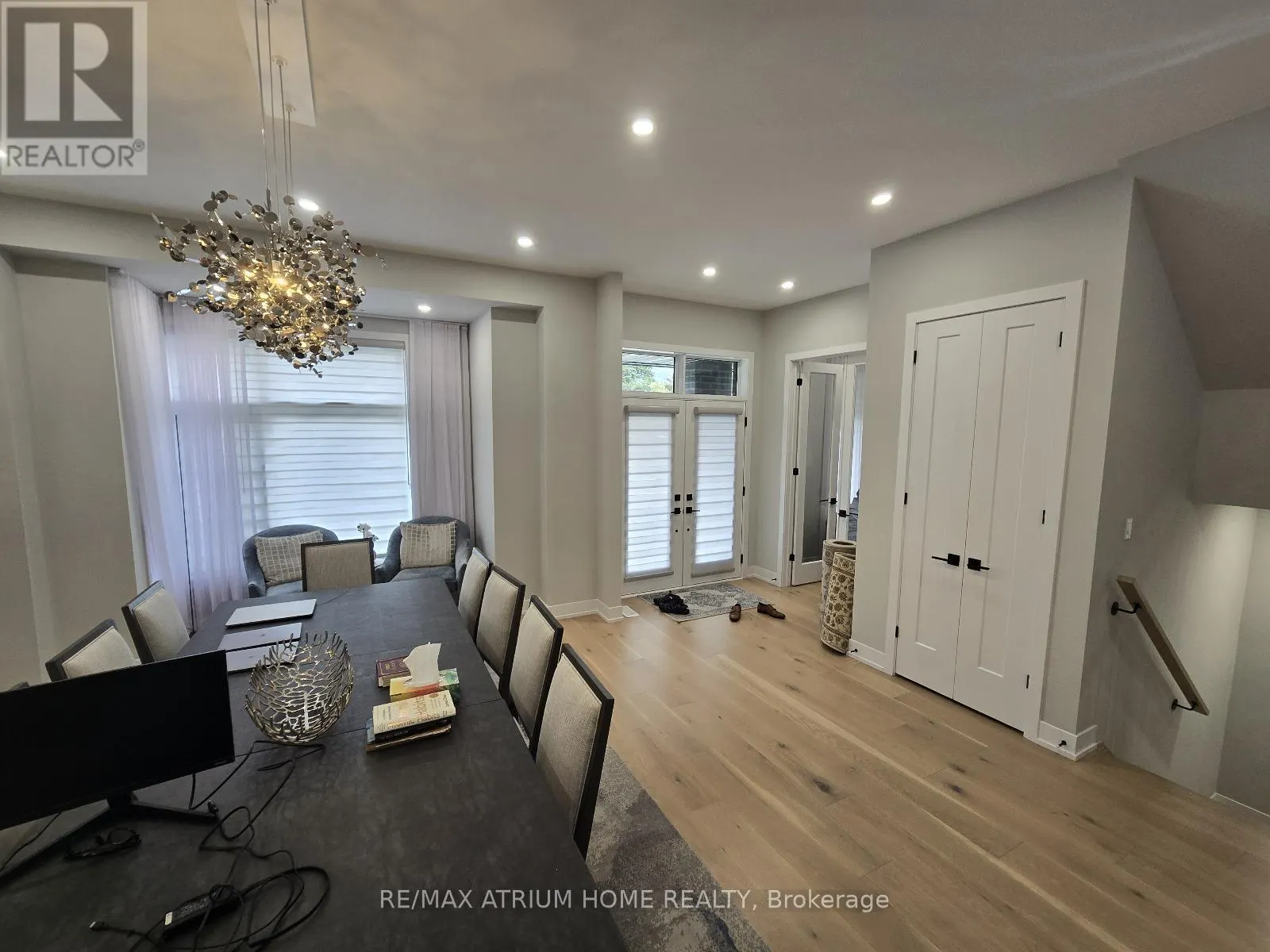 5 NORBURY CRESCENT