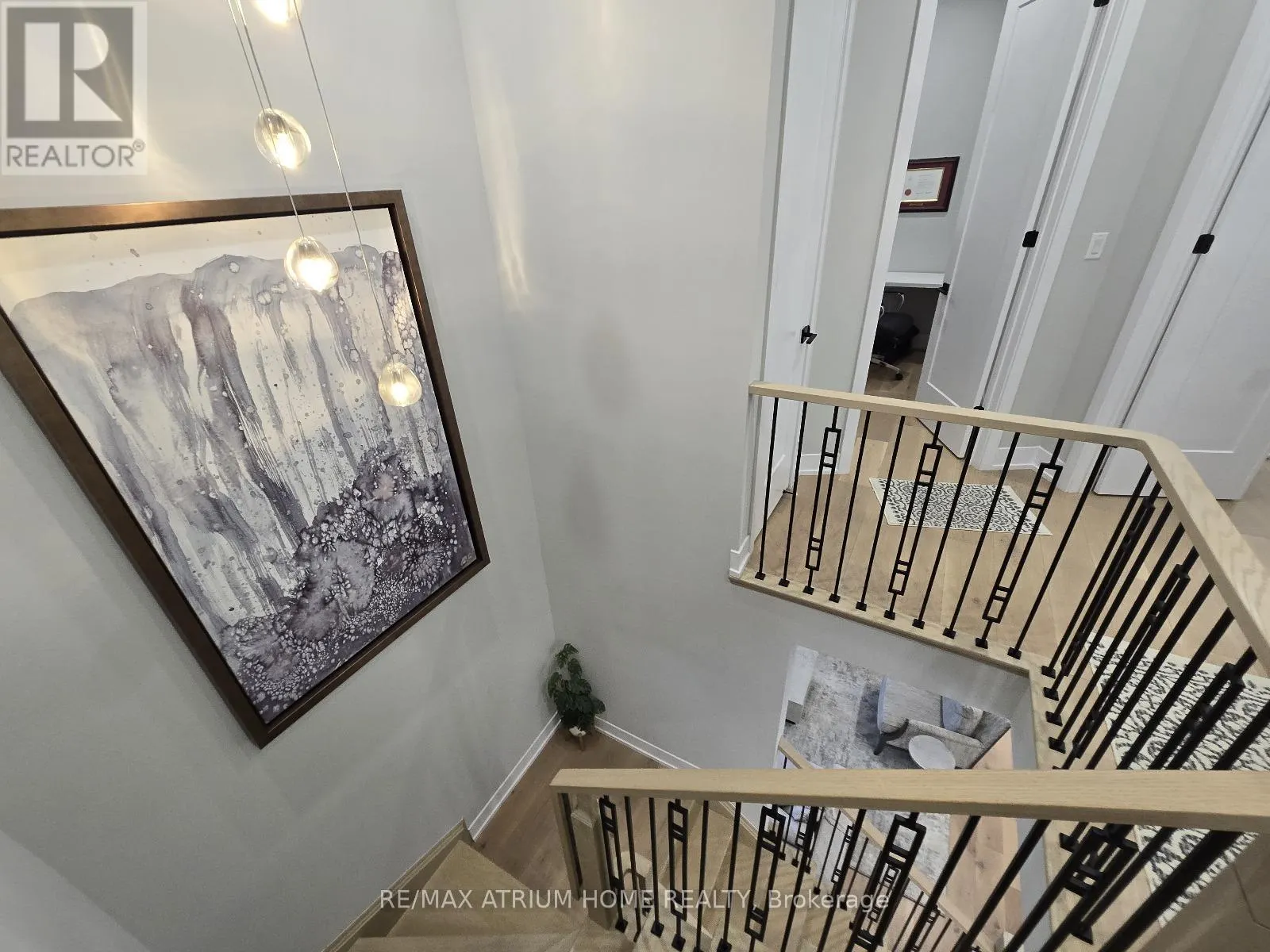5 NORBURY CRESCENT