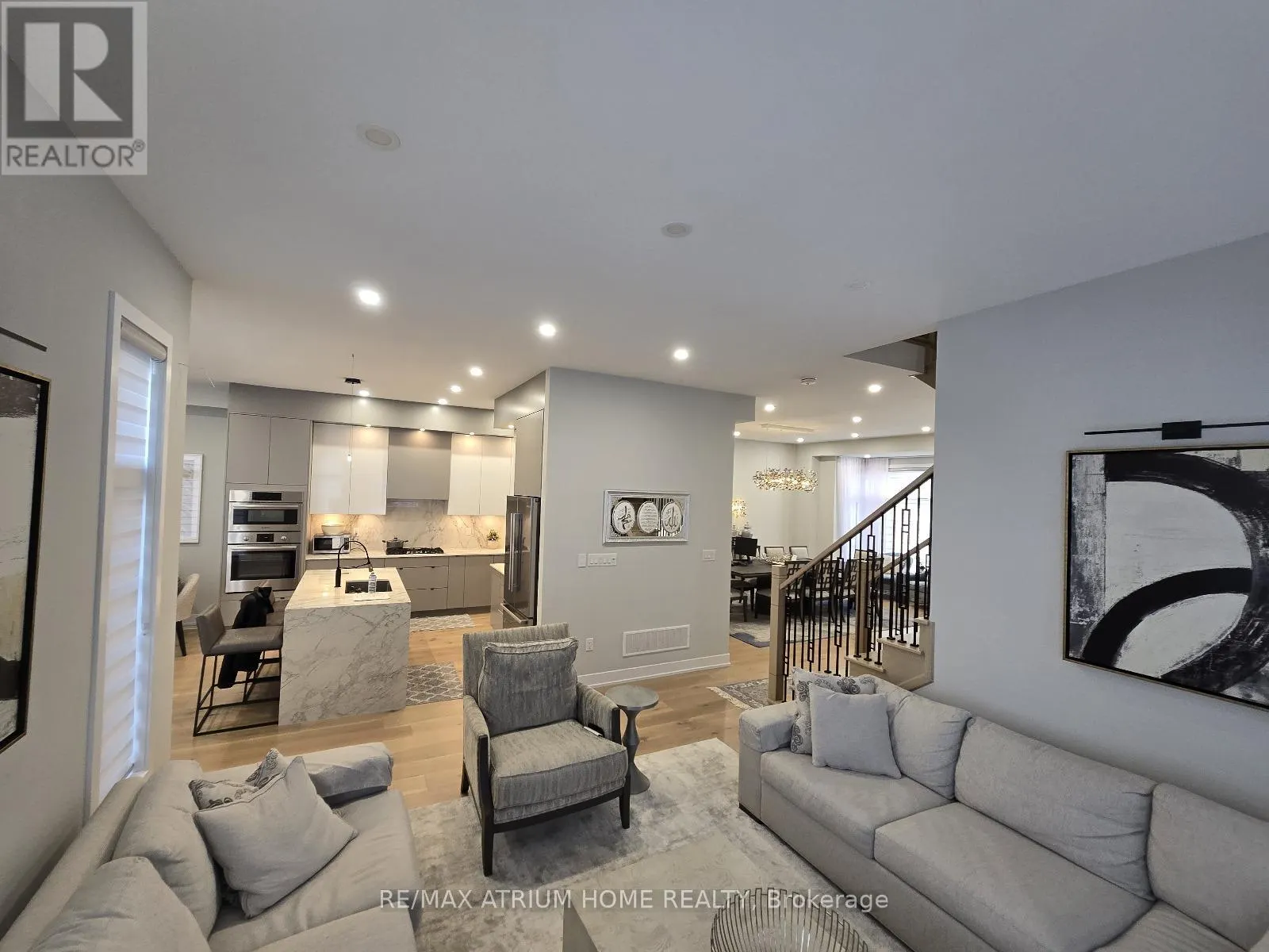 5 NORBURY CRESCENT