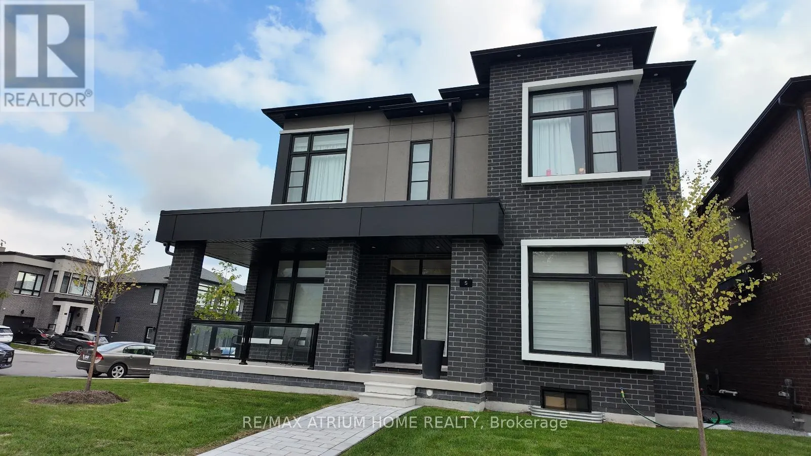 5 NORBURY CRESCENT