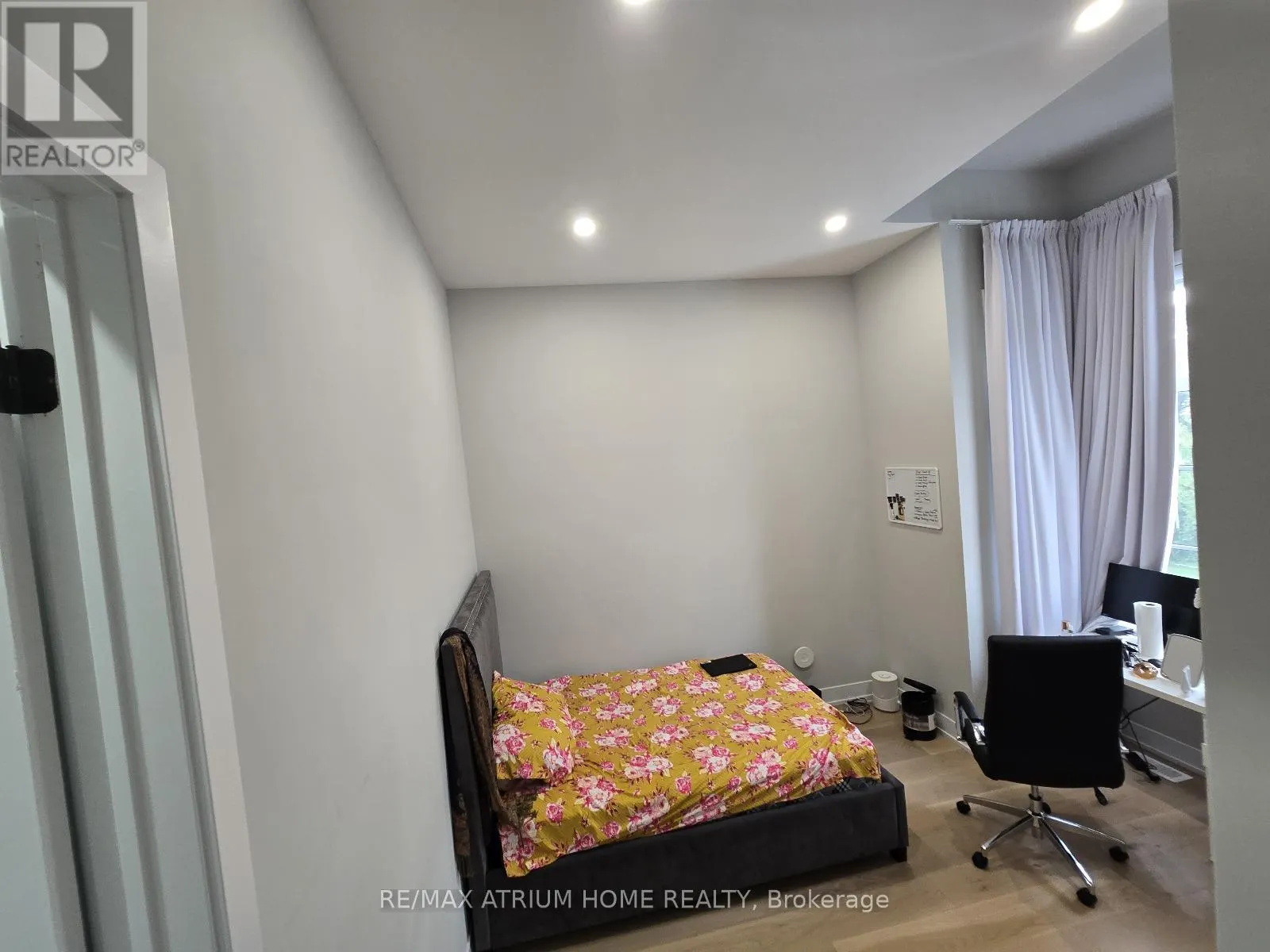 5 NORBURY CRESCENT