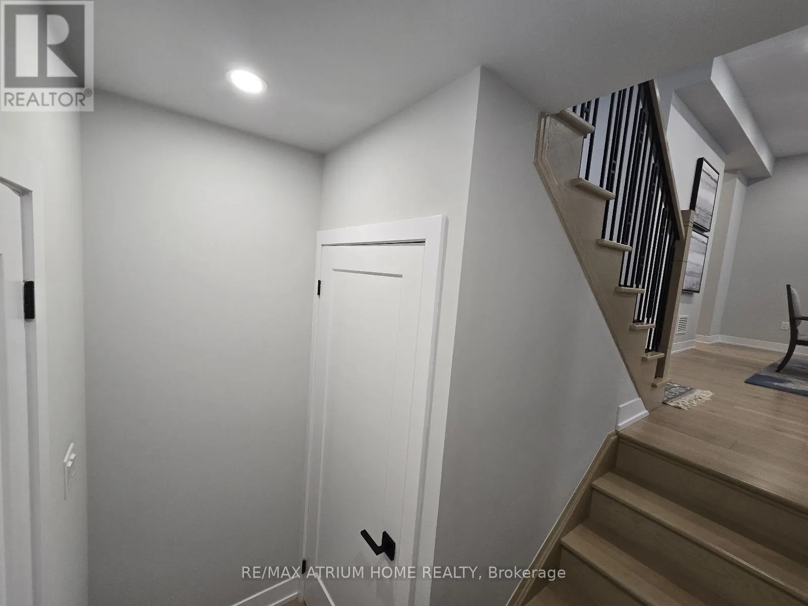 5 NORBURY CRESCENT