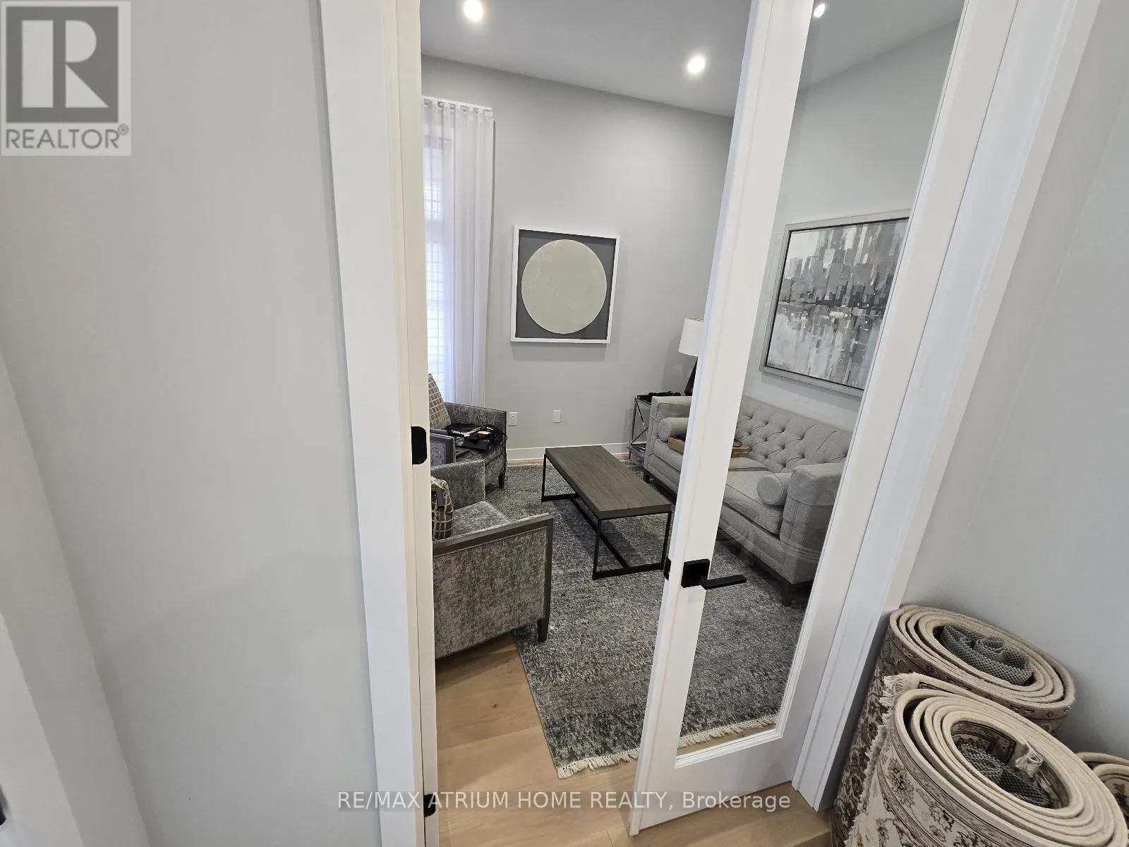 5 NORBURY CRESCENT