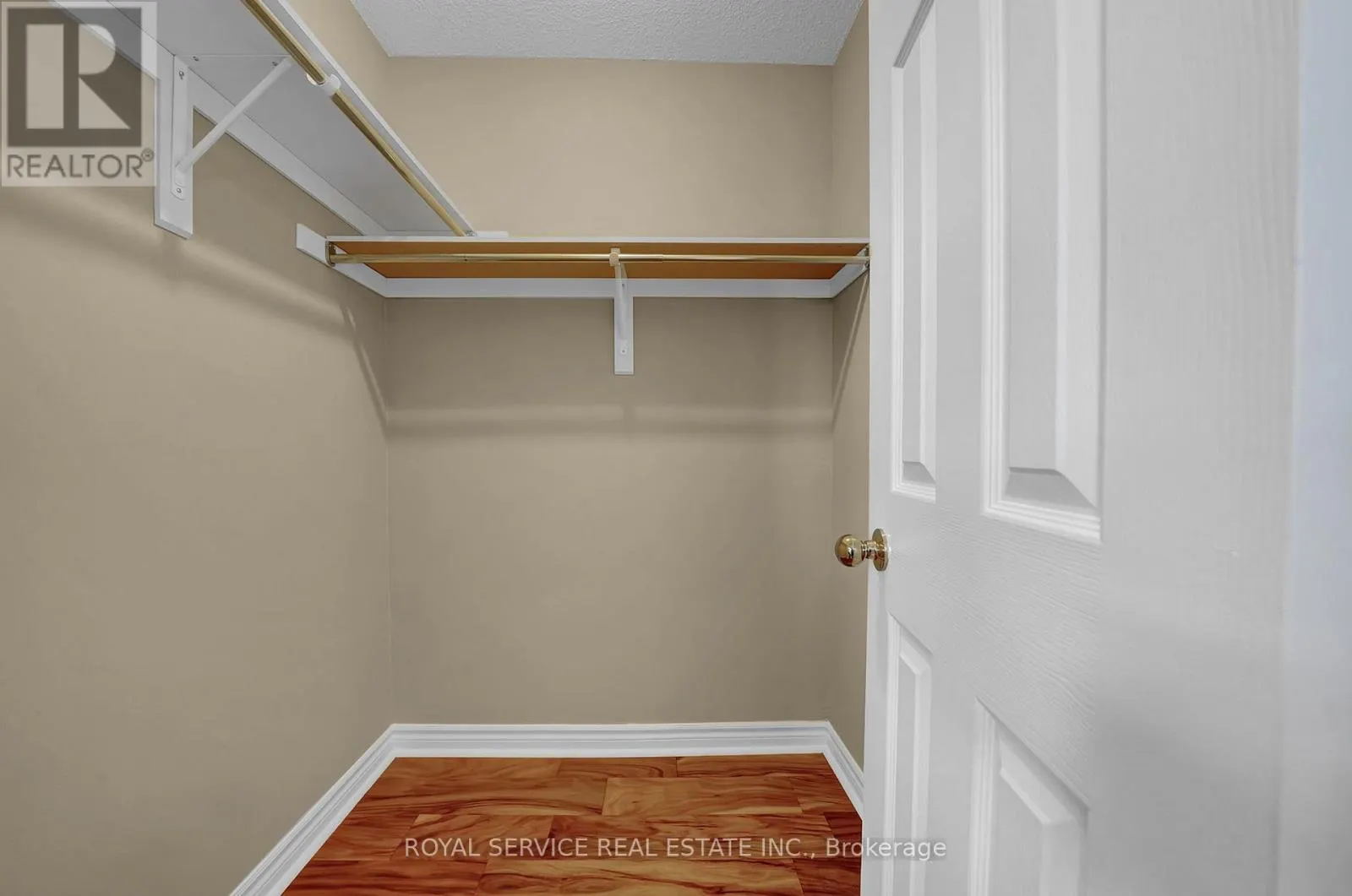 86 CARVETH CRESCENT