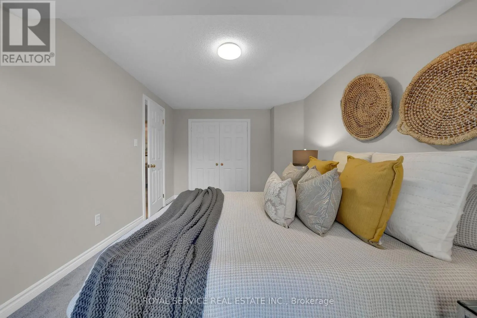 86 CARVETH CRESCENT