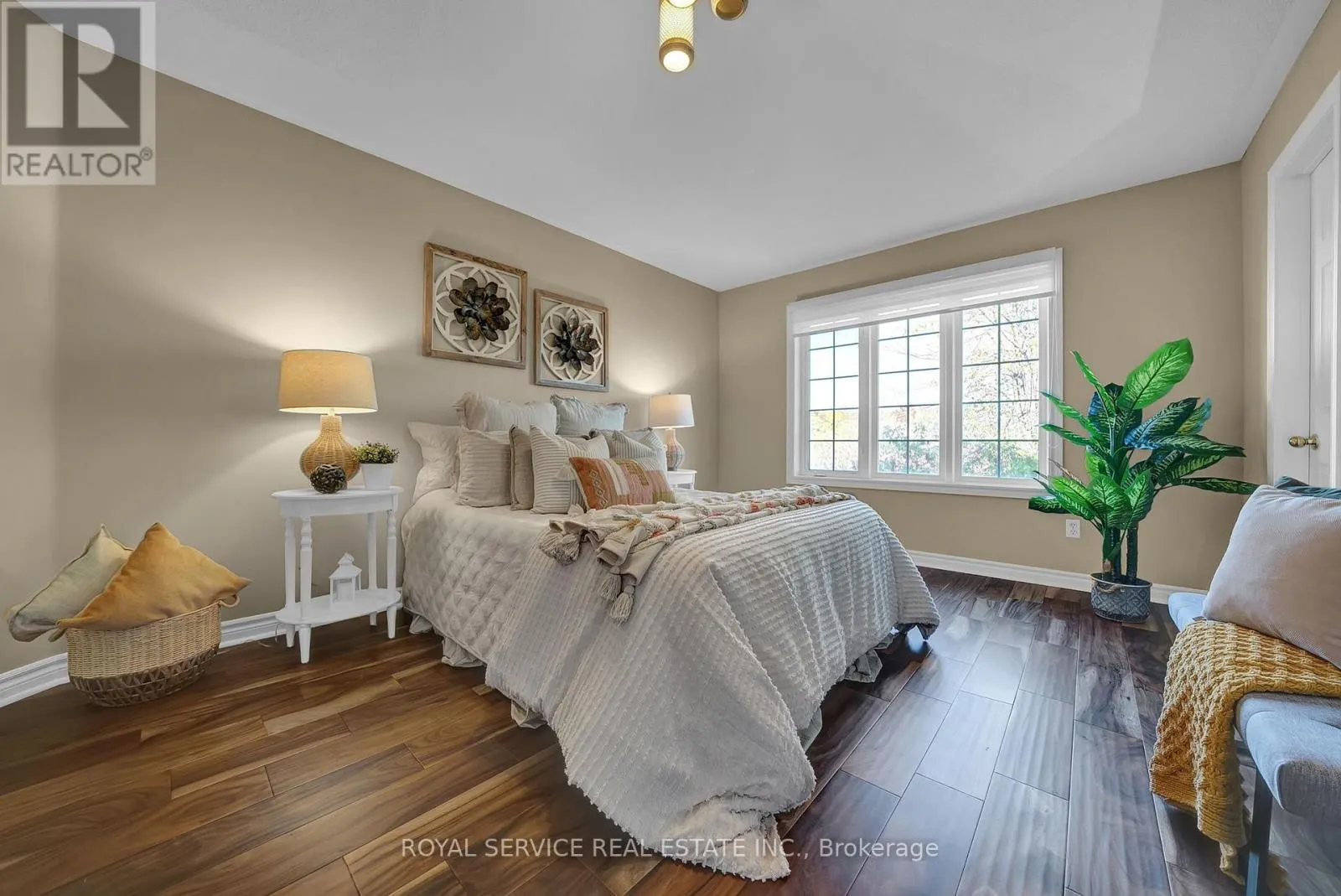 86 CARVETH CRESCENT
