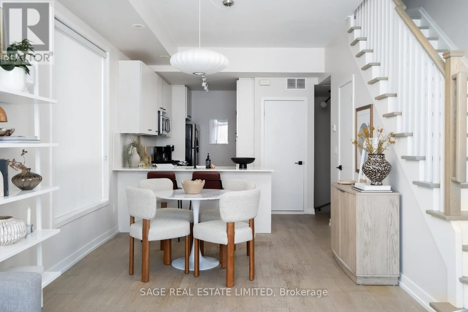 8 - 1321 GERRARD STREET E