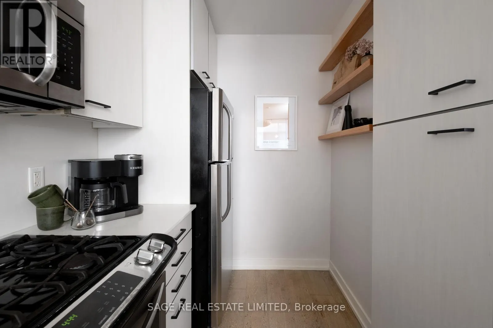 8 - 1321 GERRARD STREET E