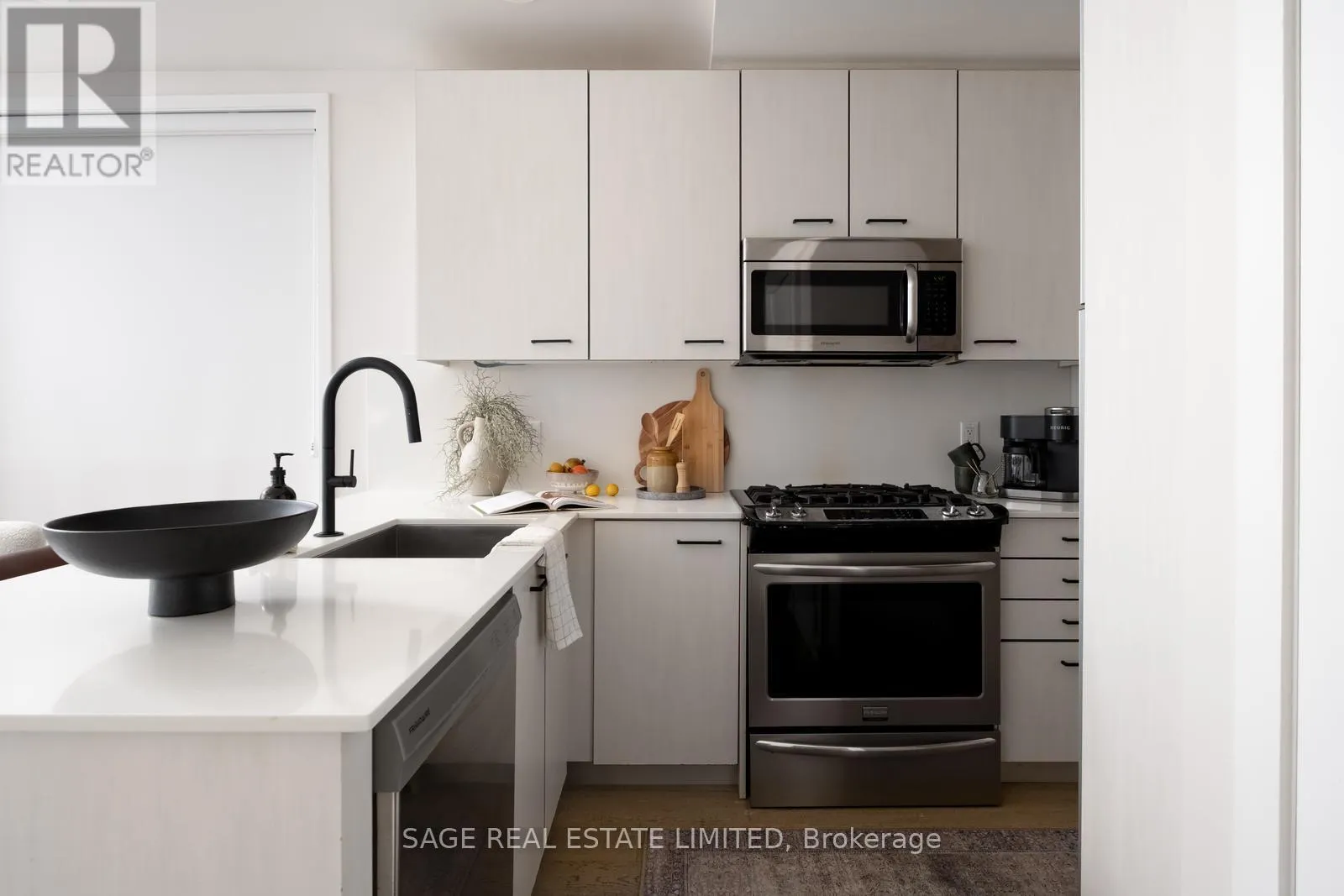 8 - 1321 GERRARD STREET E