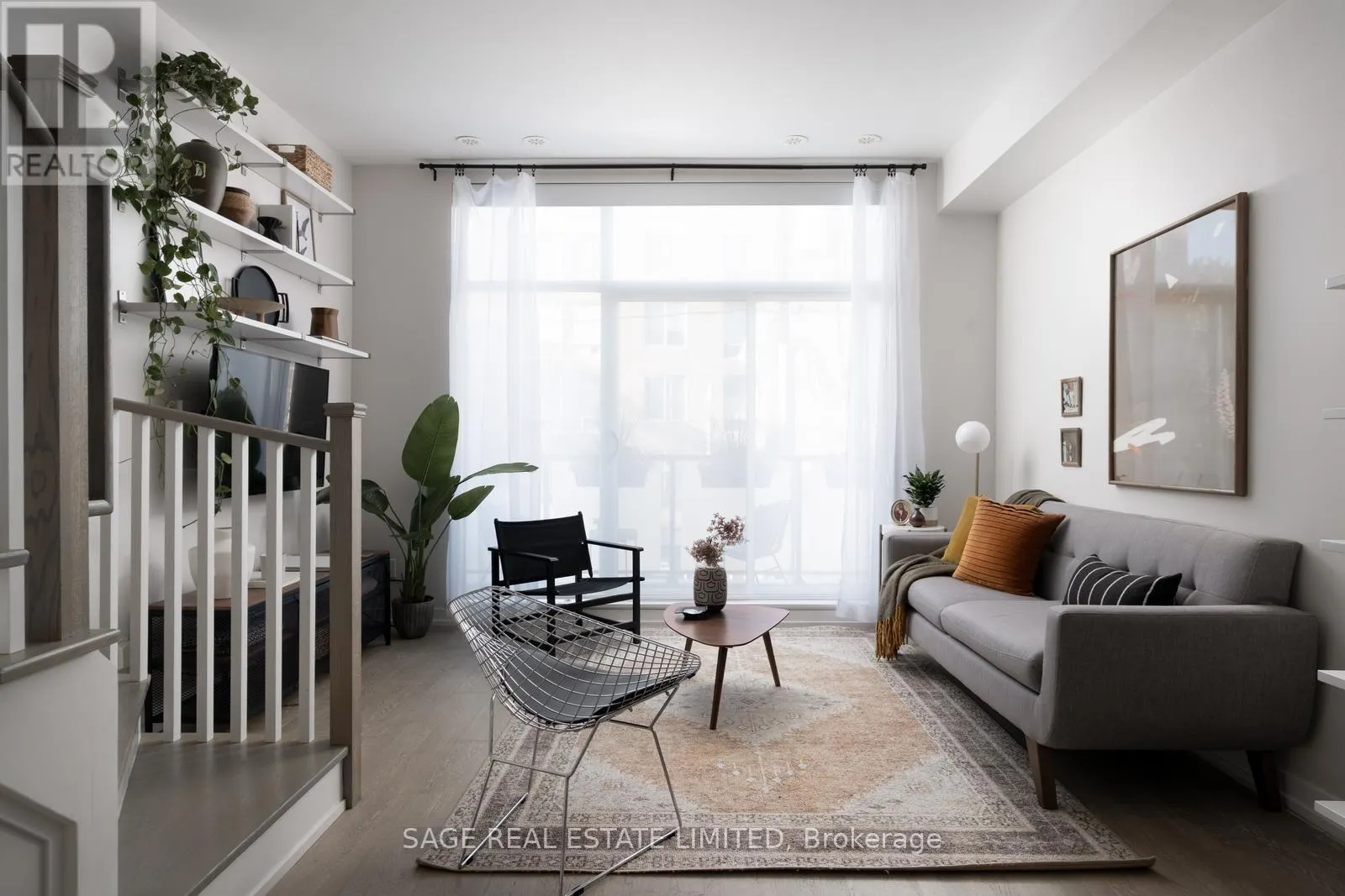 8 - 1321 GERRARD STREET E