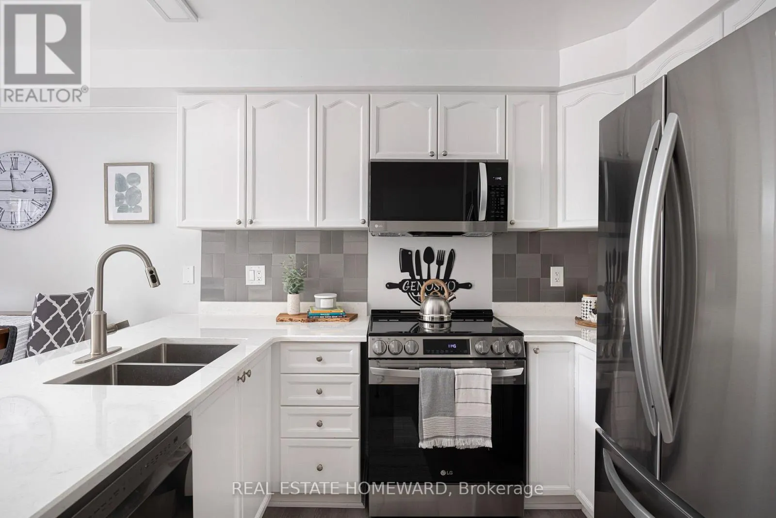 49 WATERVIEW LANE