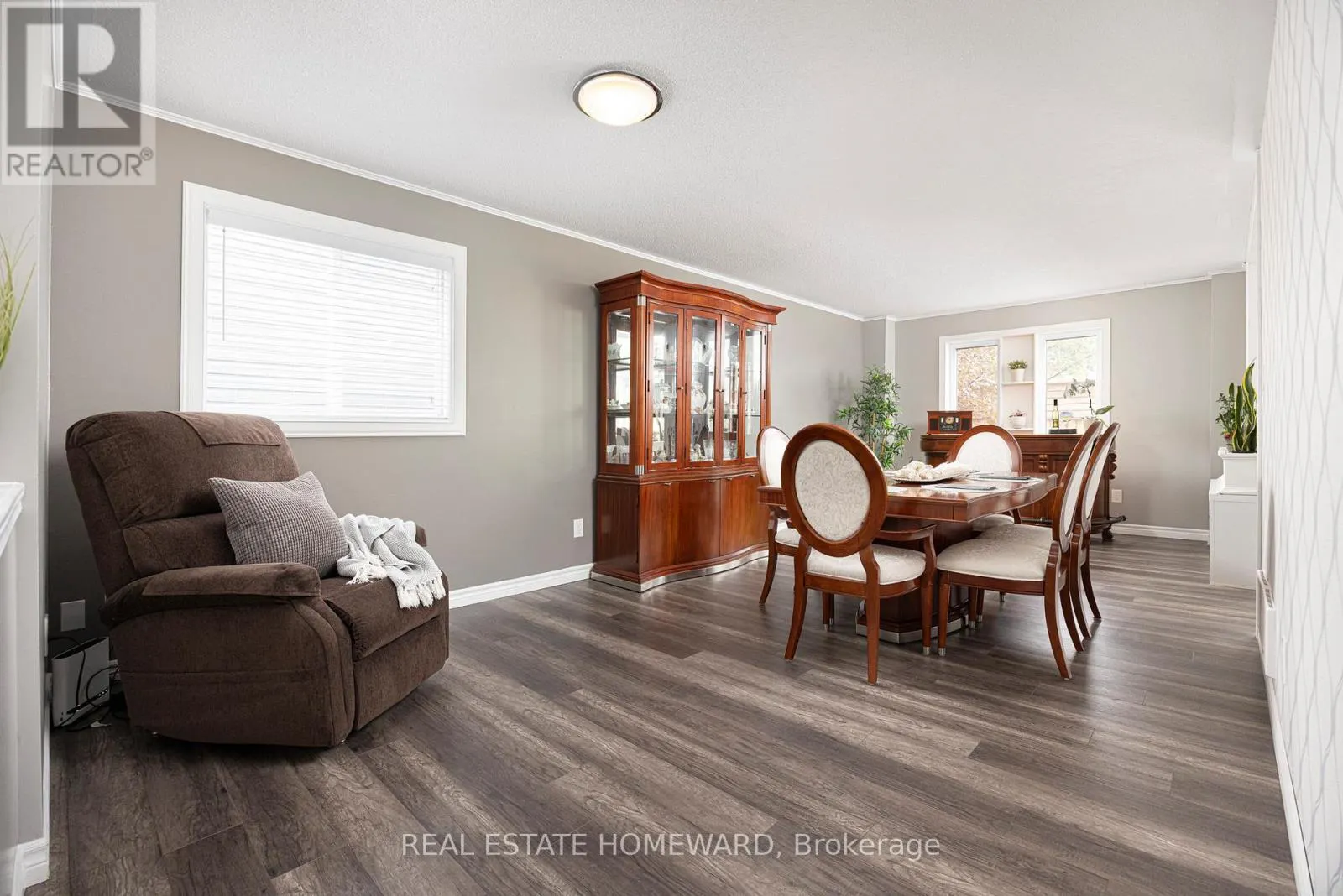 49 WATERVIEW LANE