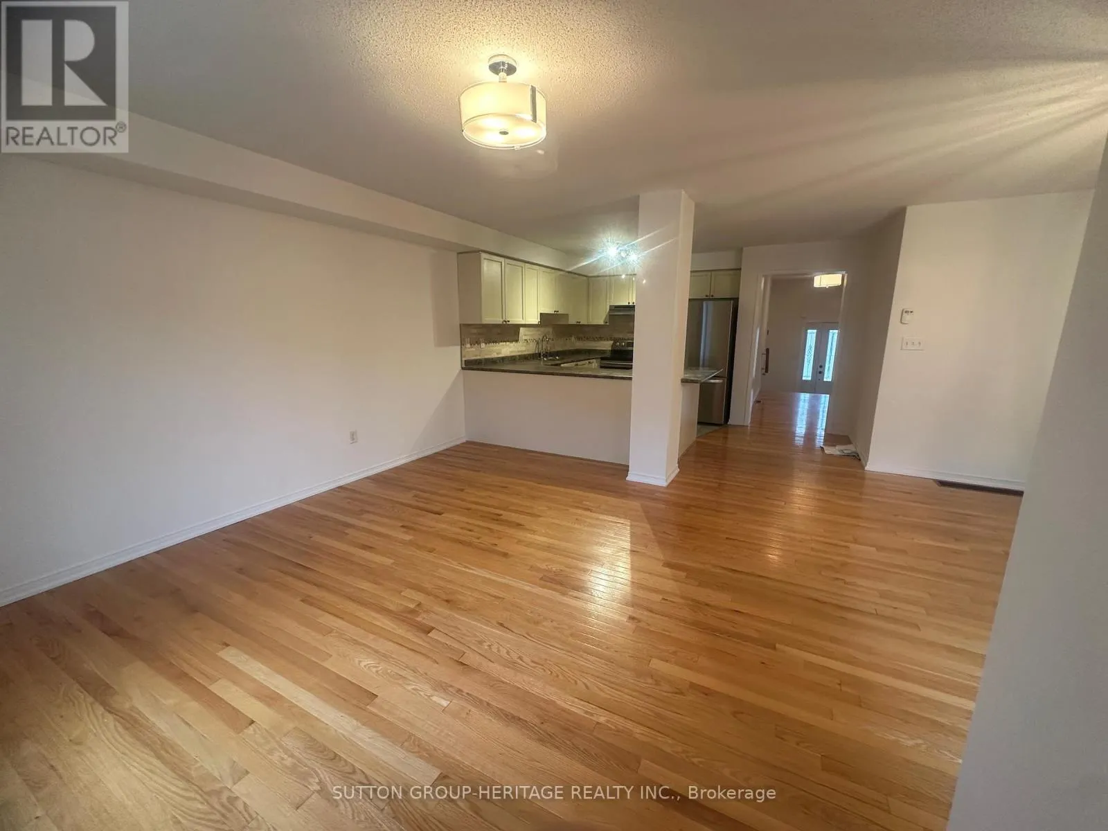 4 SUMMERSIDE AVENUE