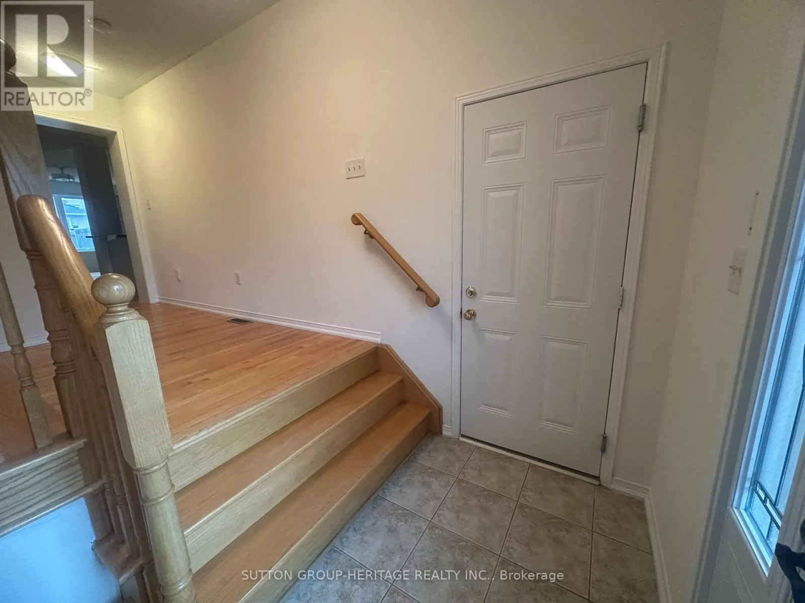 4 SUMMERSIDE AVENUE