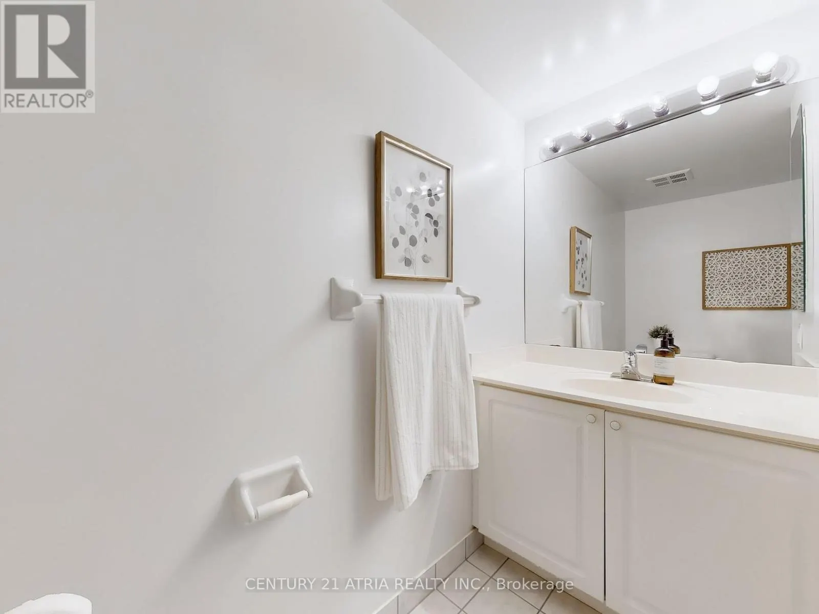 712 - 3088 KENNEDY ROAD