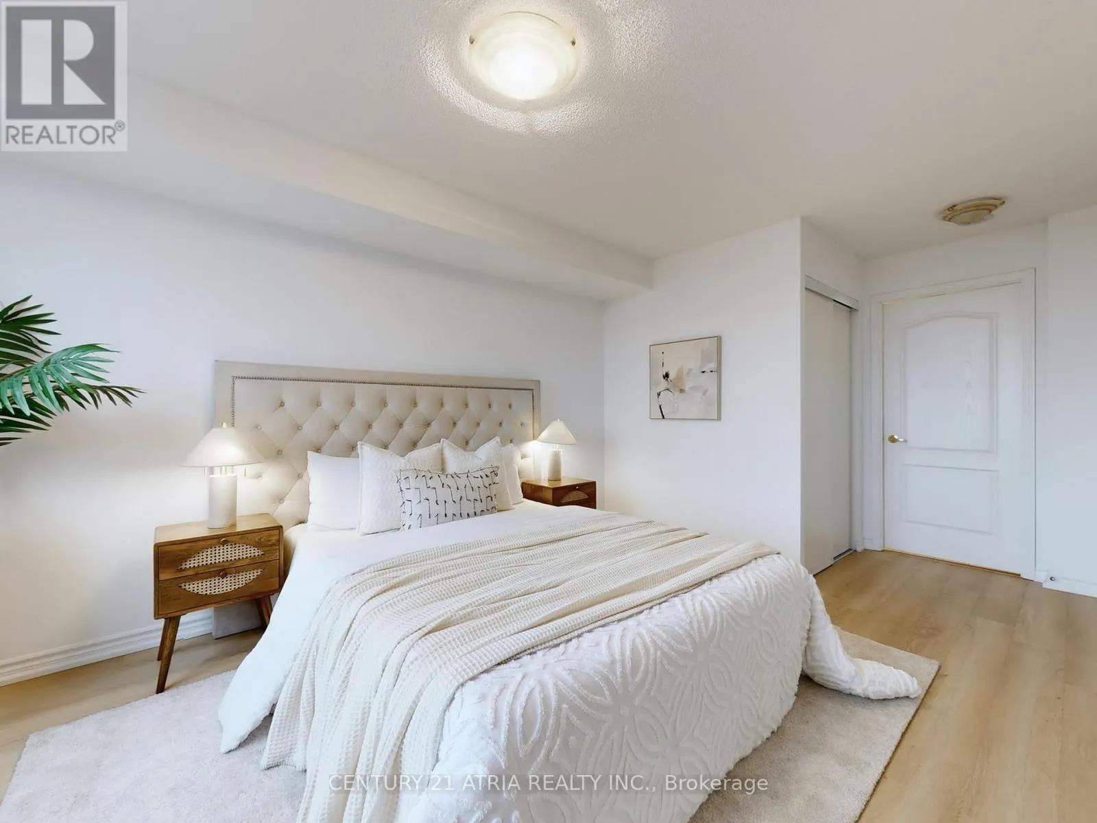 712 - 3088 KENNEDY ROAD