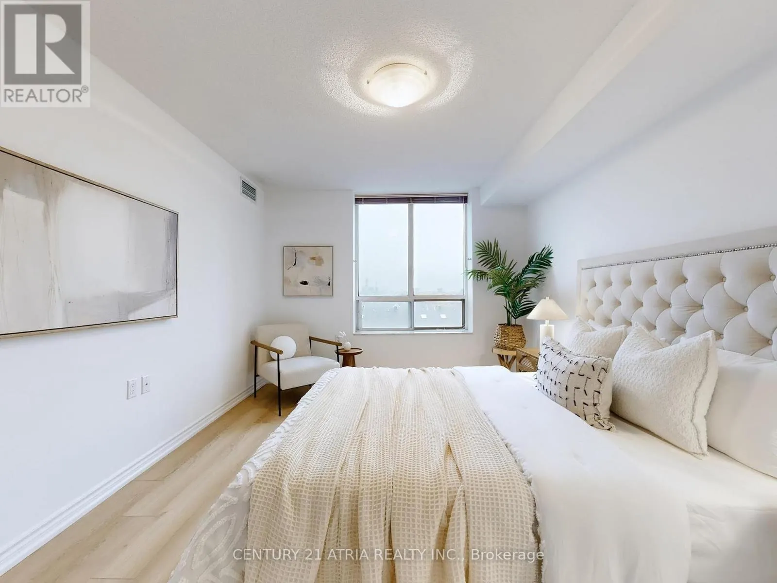 712 - 3088 KENNEDY ROAD