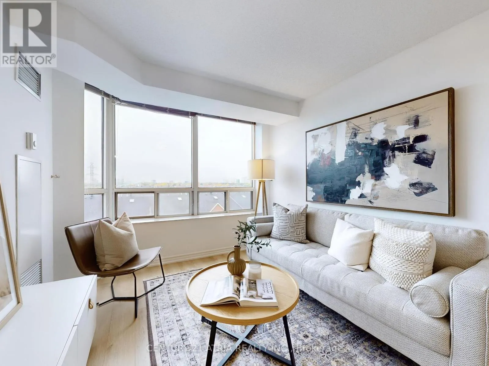 712 - 3088 KENNEDY ROAD