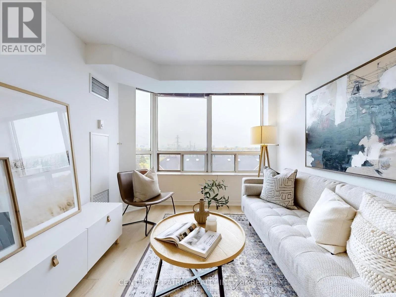 712 - 3088 KENNEDY ROAD