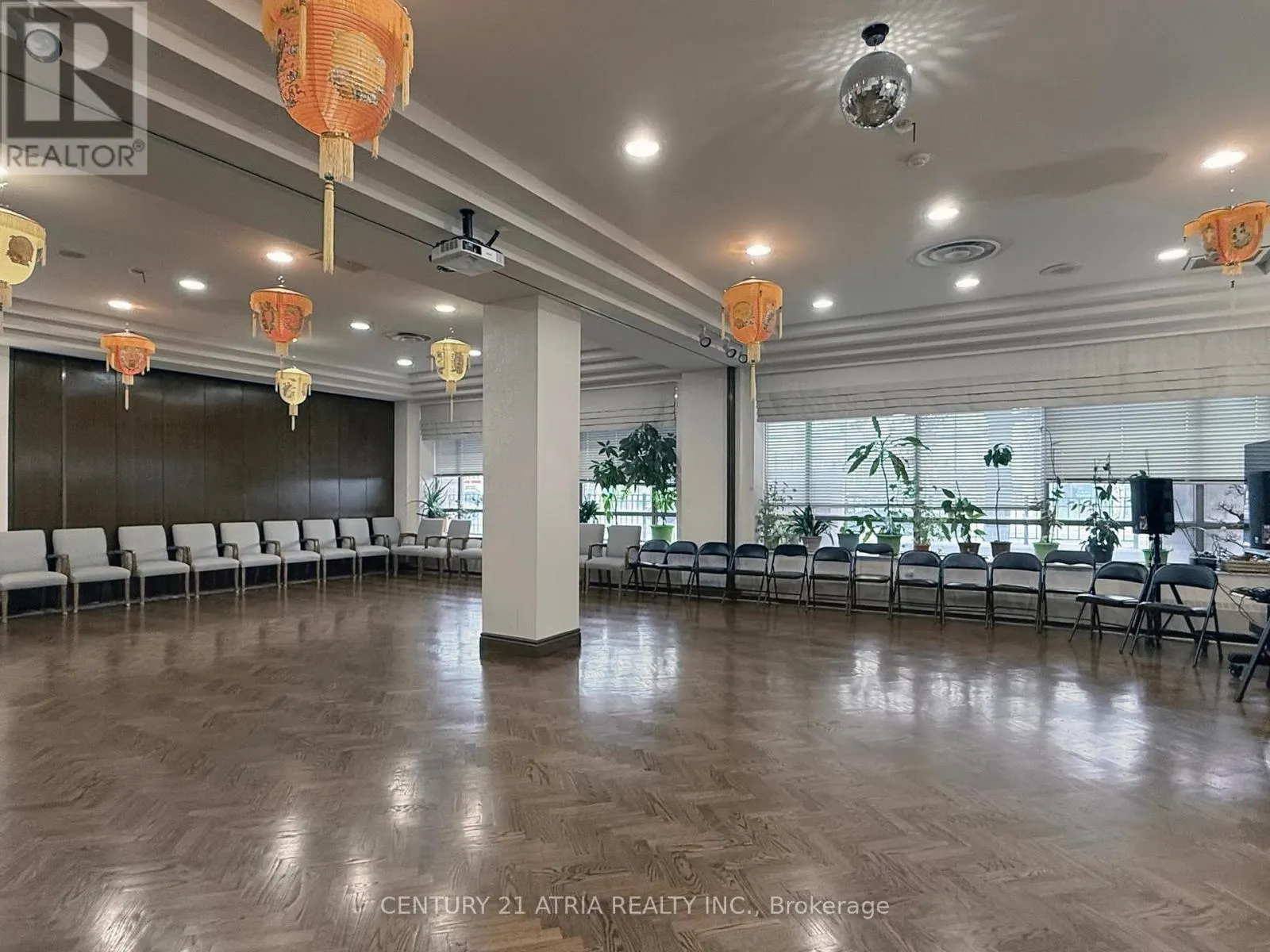 712 - 3088 KENNEDY ROAD