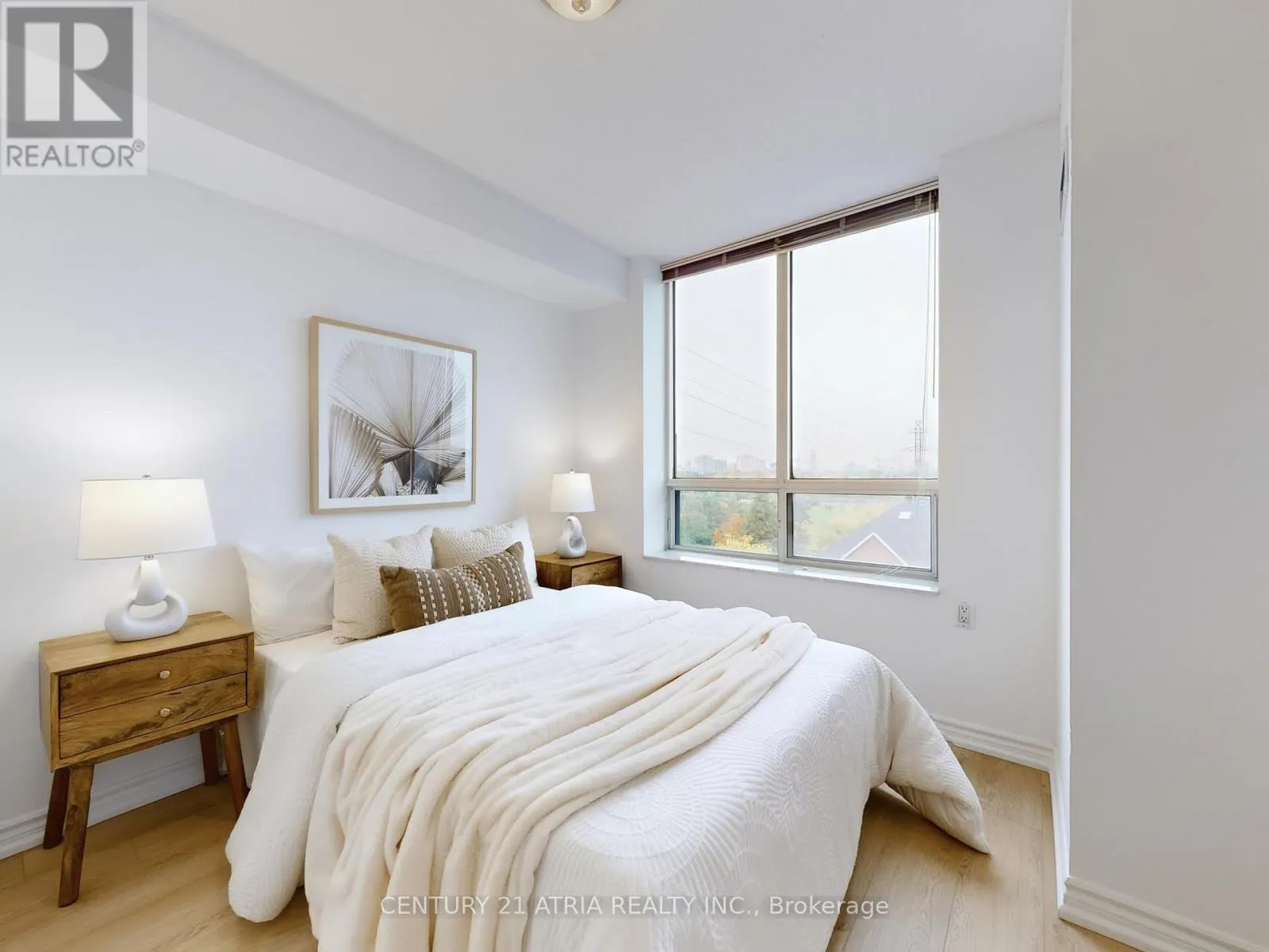 712 - 3088 KENNEDY ROAD