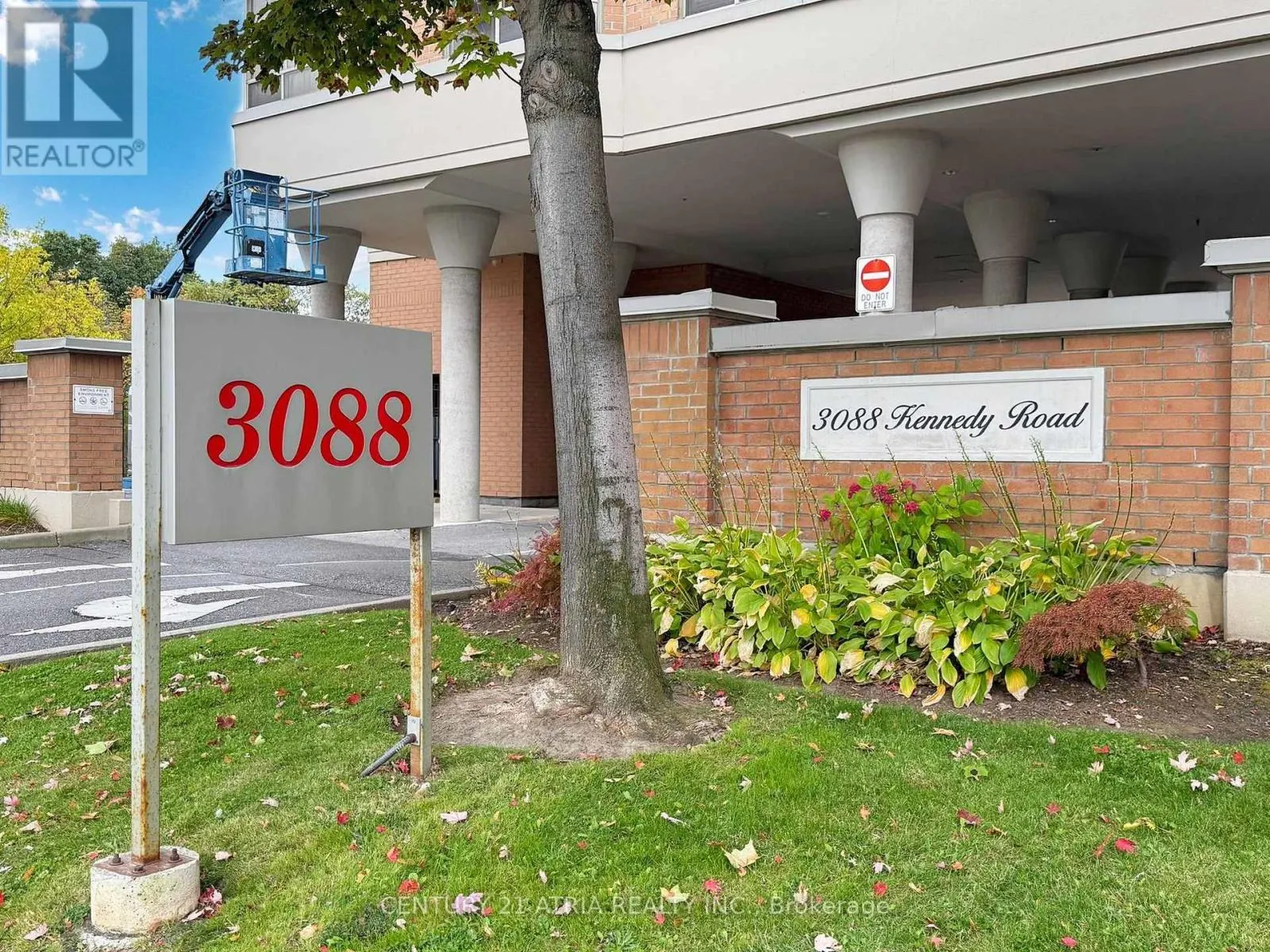 712 - 3088 KENNEDY ROAD