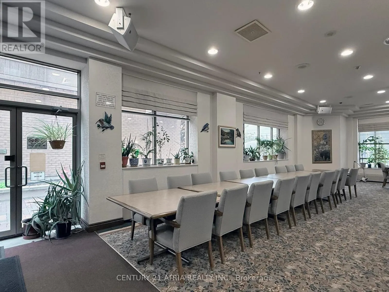 712 - 3088 KENNEDY ROAD