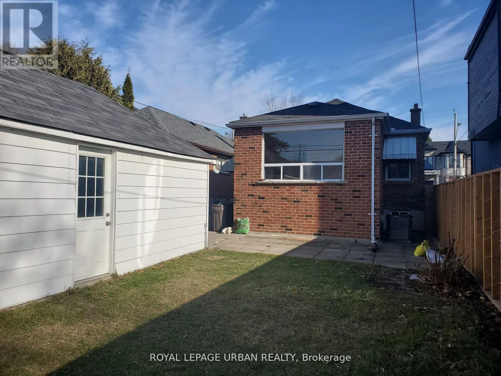 304 LINSMORE CRESCENT