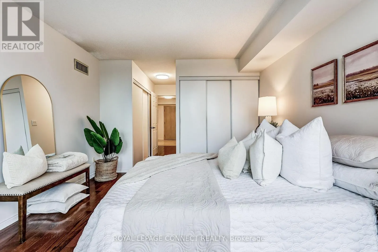 532 - 10 GUILDWOOD PARKWAY
