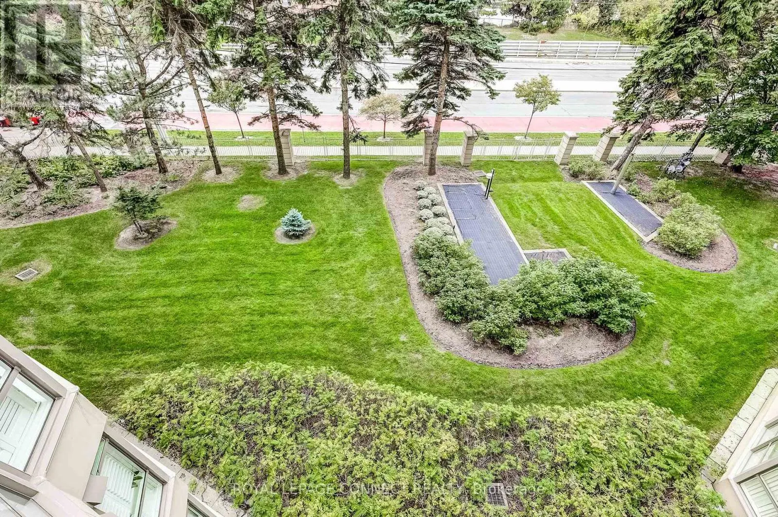 532 - 10 GUILDWOOD PARKWAY