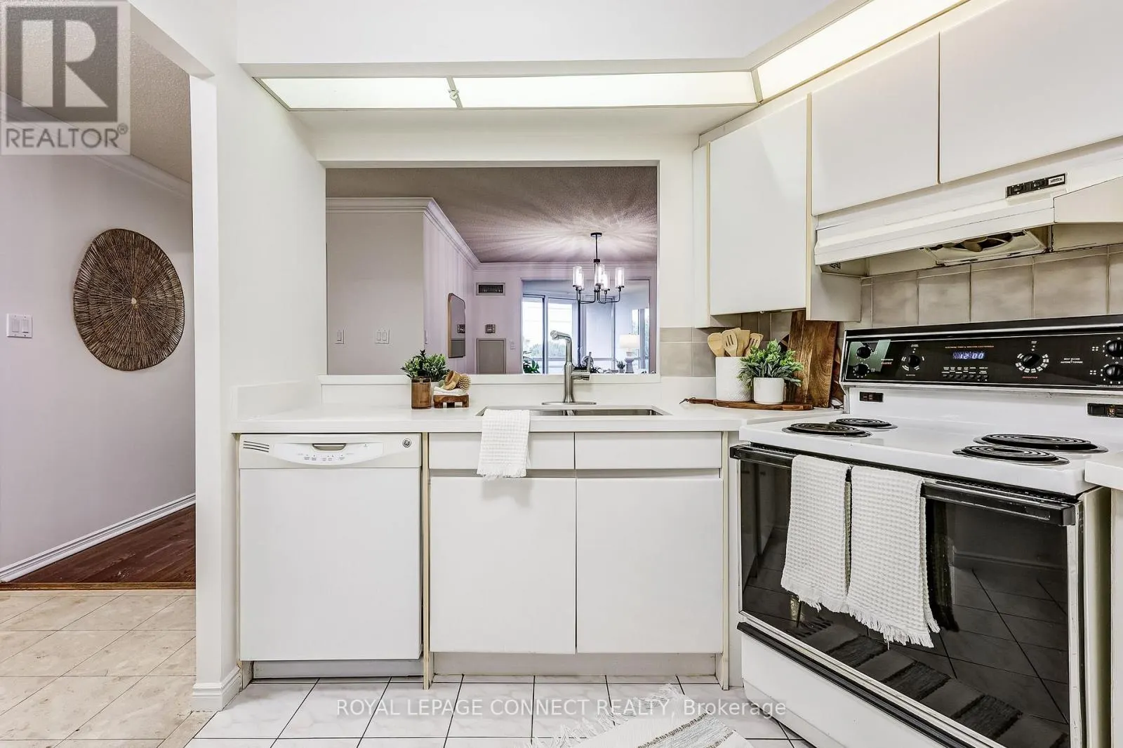 532 - 10 GUILDWOOD PARKWAY