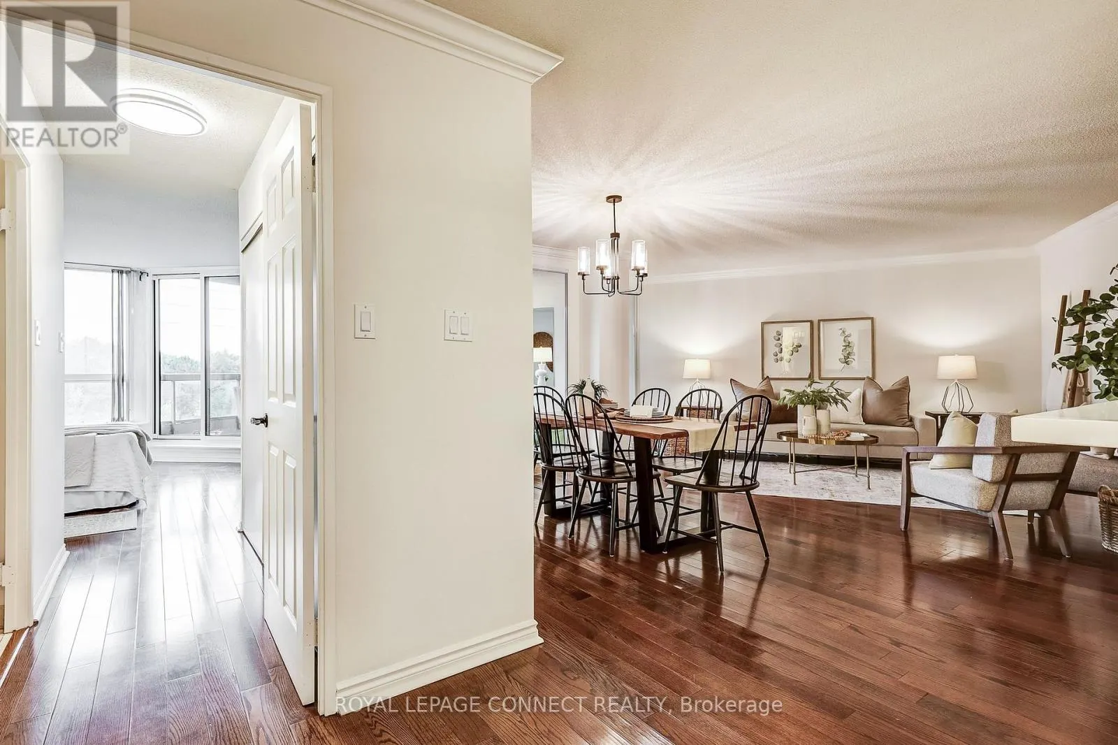 532 - 10 GUILDWOOD PARKWAY
