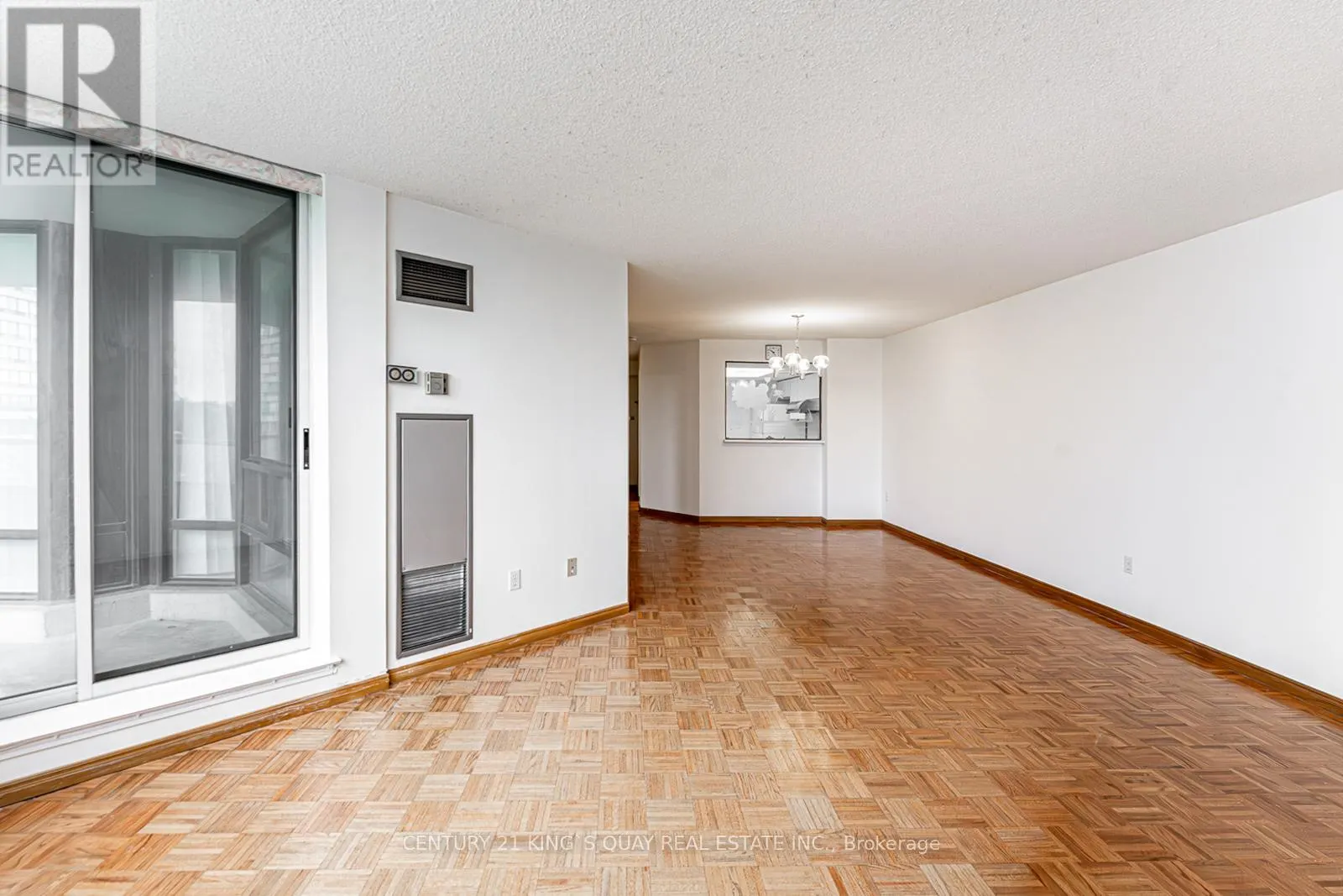 401 - 350 ALTON TOWERS CIRCLE