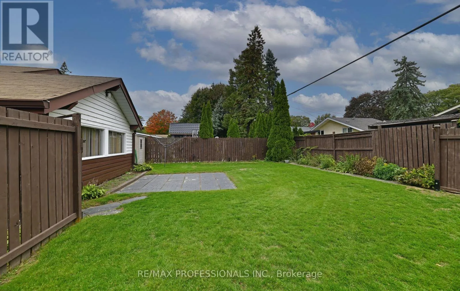 2 LESTERWOOD CRESCENT