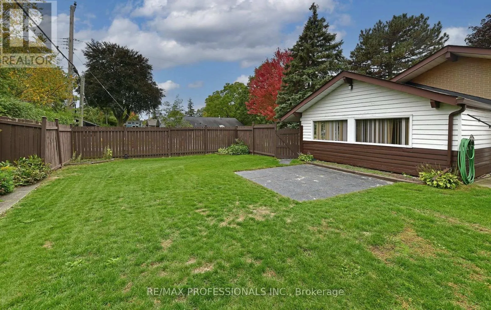 2 LESTERWOOD CRESCENT