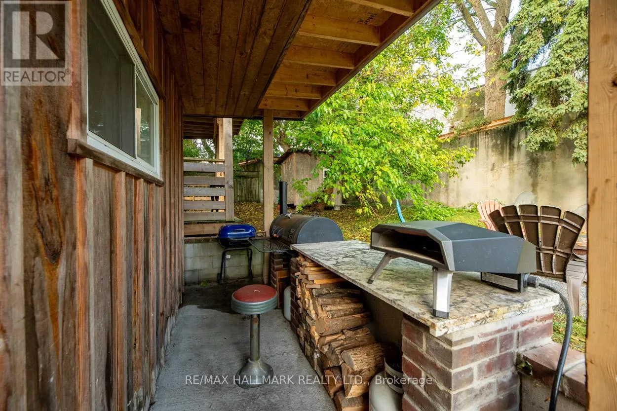 110 LAKESIDE AVENUE