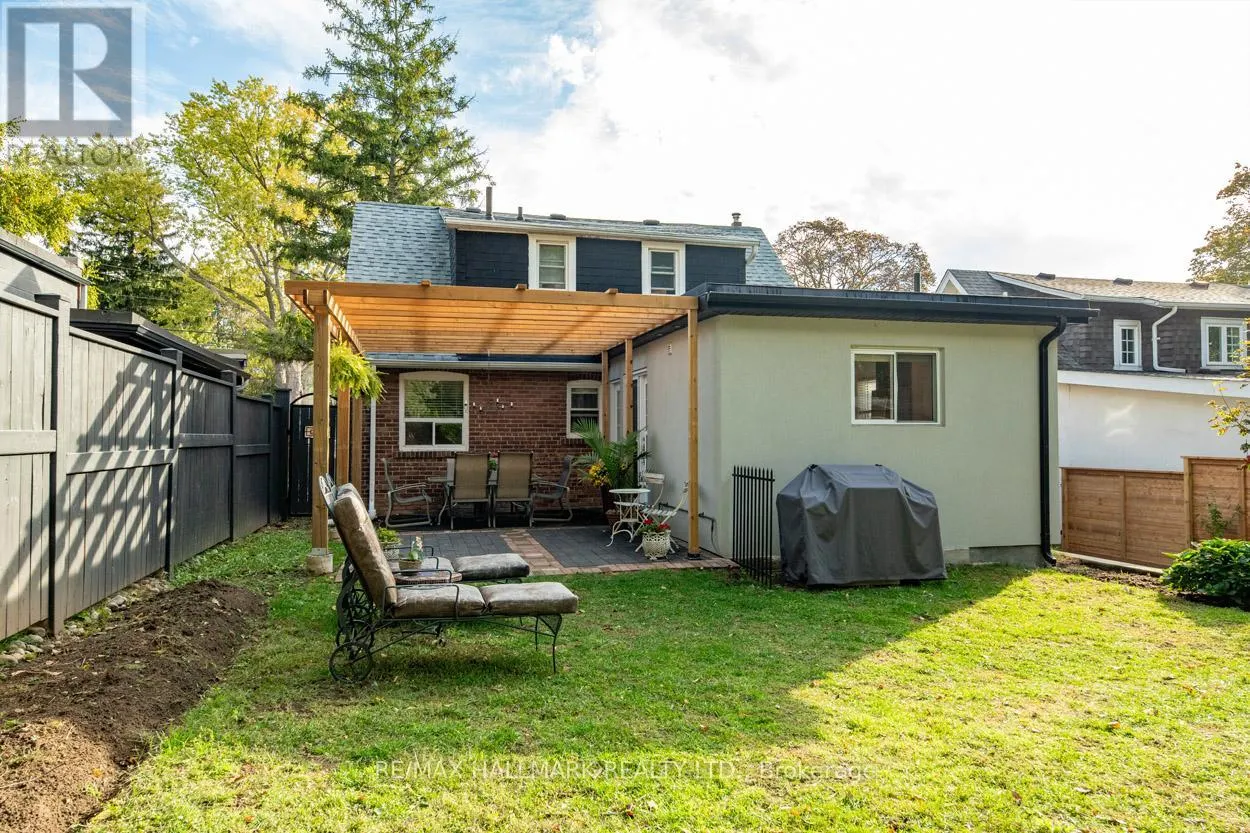 110 LAKESIDE AVENUE