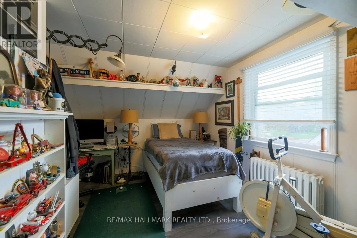 110 LAKESIDE AVENUE
