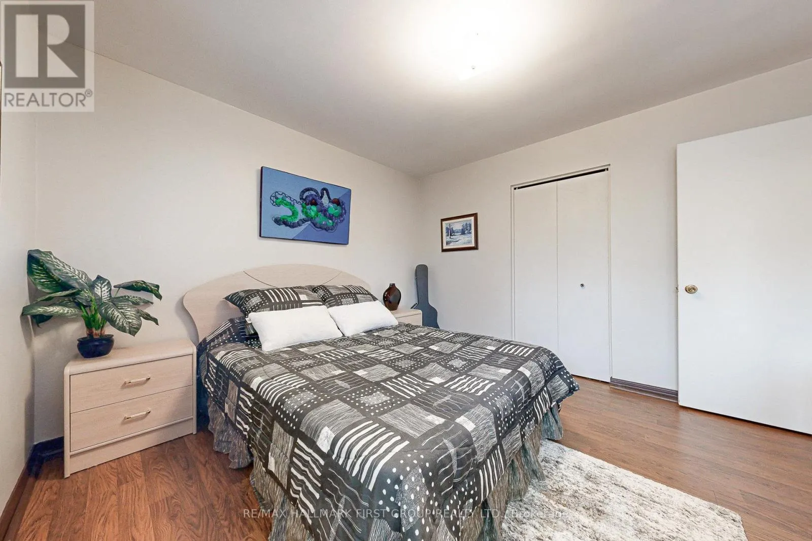 512 CREEKVIEW CIRCLE