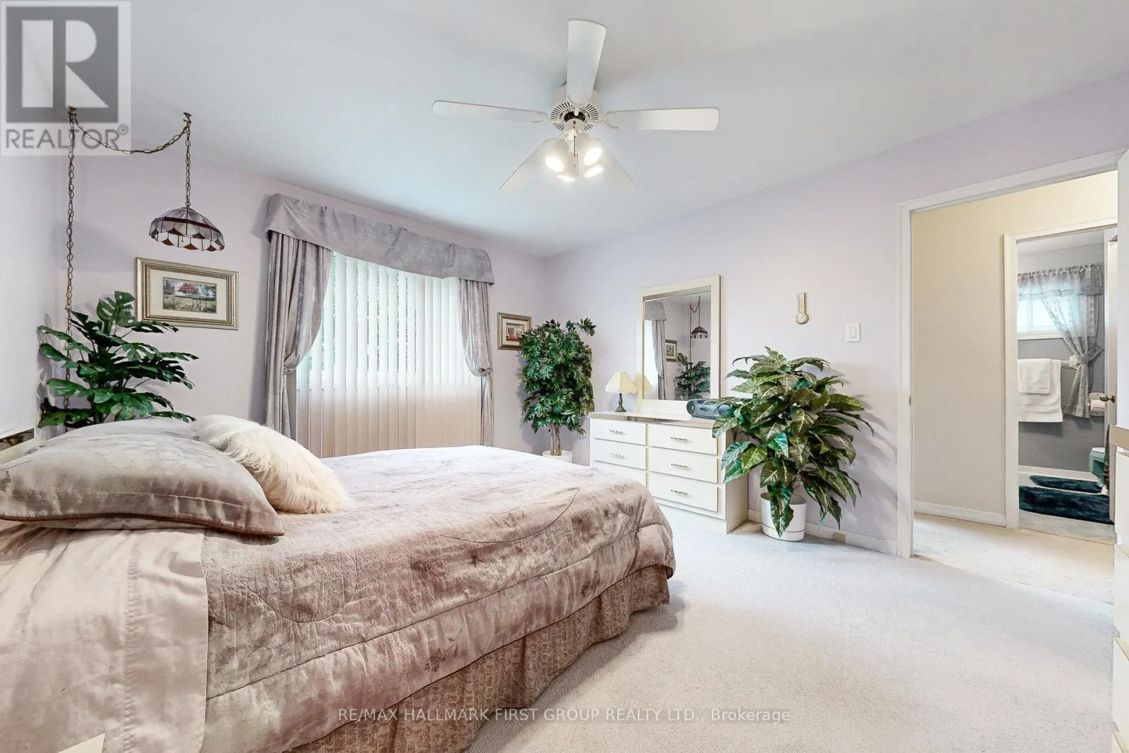 512 CREEKVIEW CIRCLE