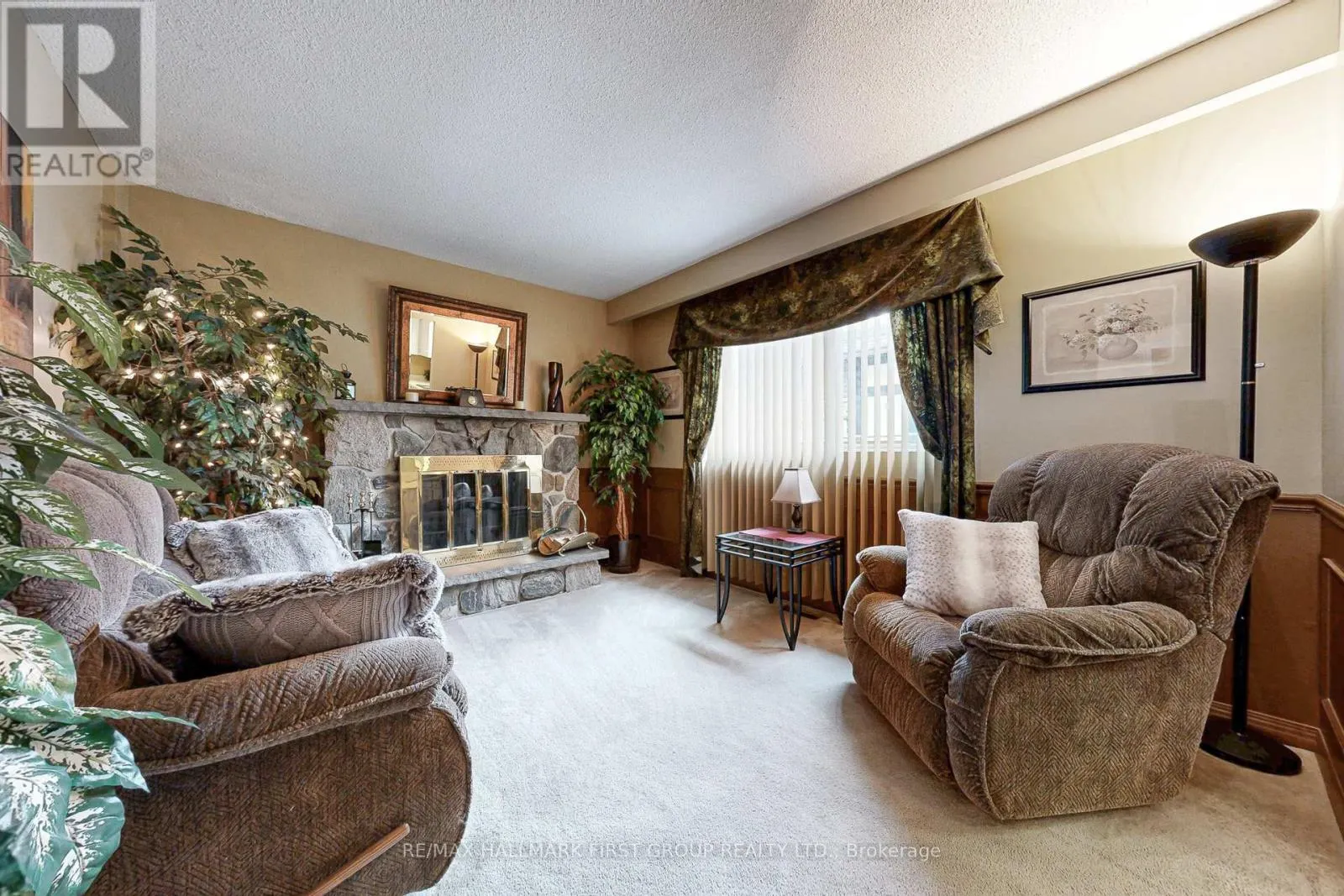 512 CREEKVIEW CIRCLE