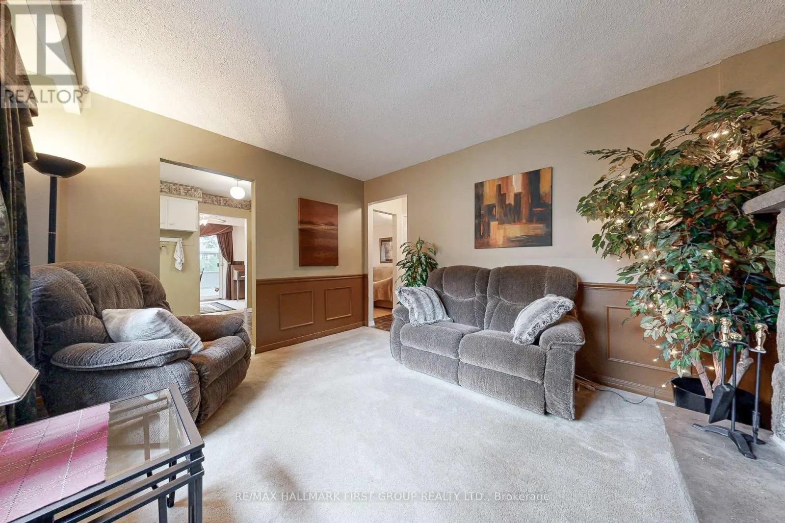512 CREEKVIEW CIRCLE