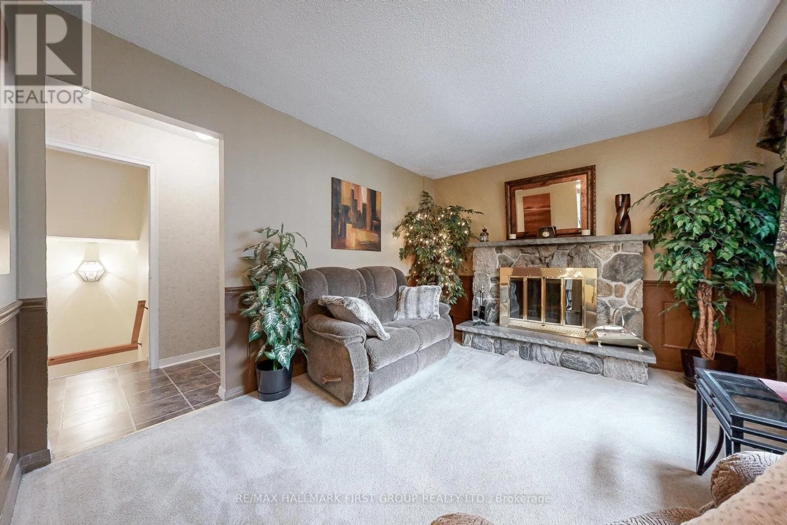 512 CREEKVIEW CIRCLE