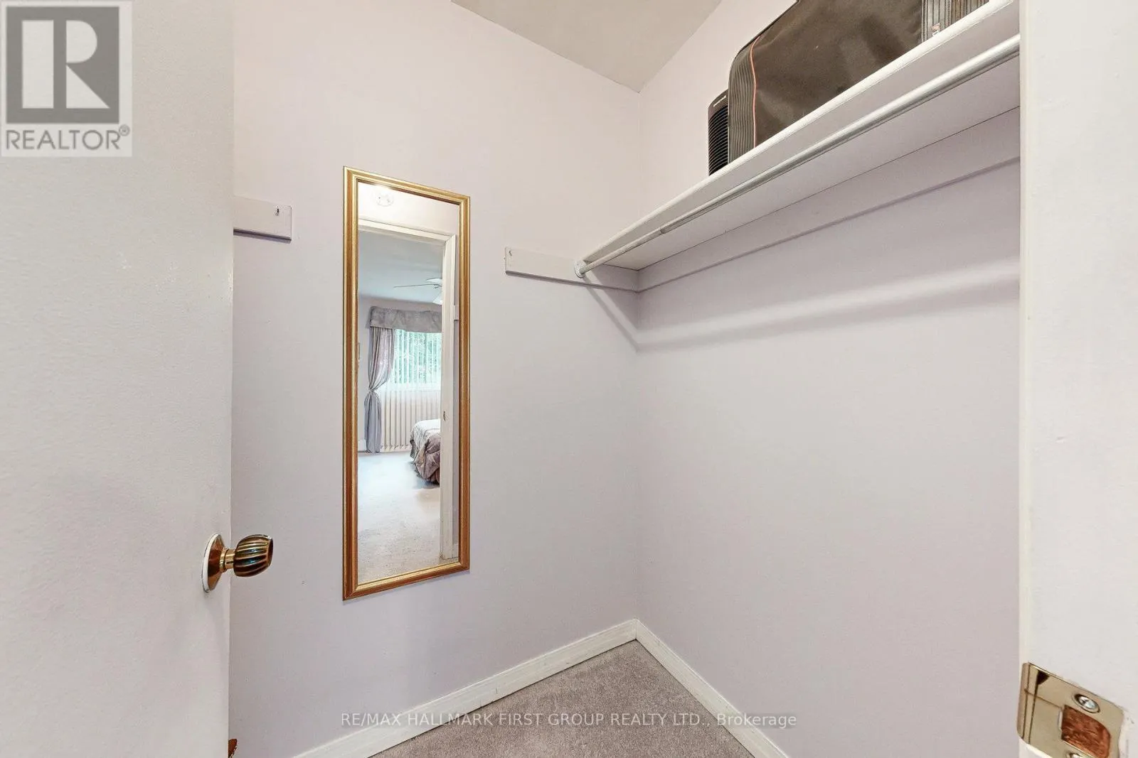 512 CREEKVIEW CIRCLE